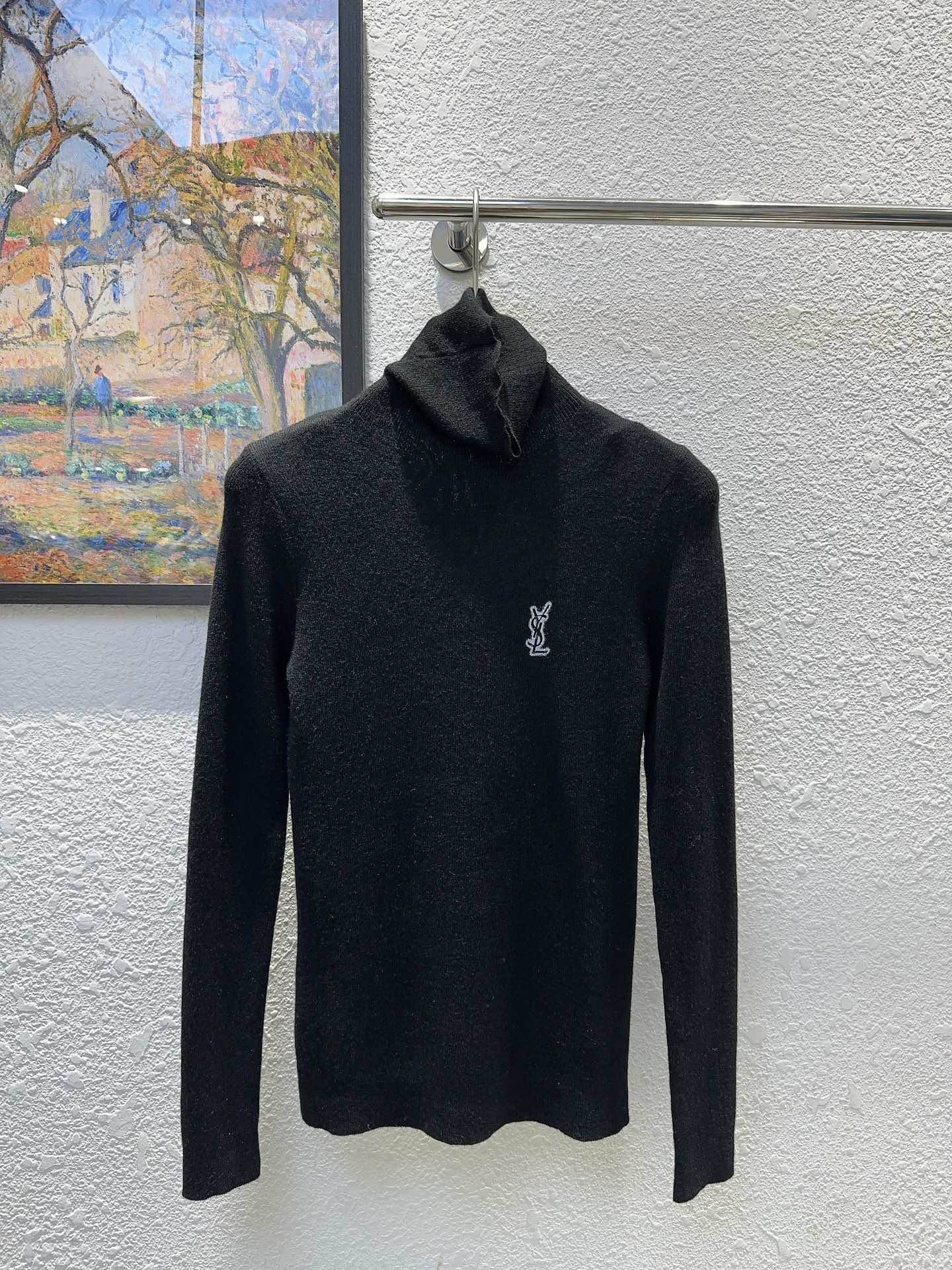 NO:535955,Slp Home!  Super slim!  Chest letter logo pattern piled with elastic wool base shirt!  Three colors!  S/M/L, shipped in stock!  (M size bust 70 garment length 60), loro piana, alexander wang19860909Slp家！超级显瘦！胸口字母logo图案堆堆领弹力羊毛打底衫！三色！码数S/M/L,现货发！(M码胸围70衣长60),,loro piana,alexander wang,Women's clothing