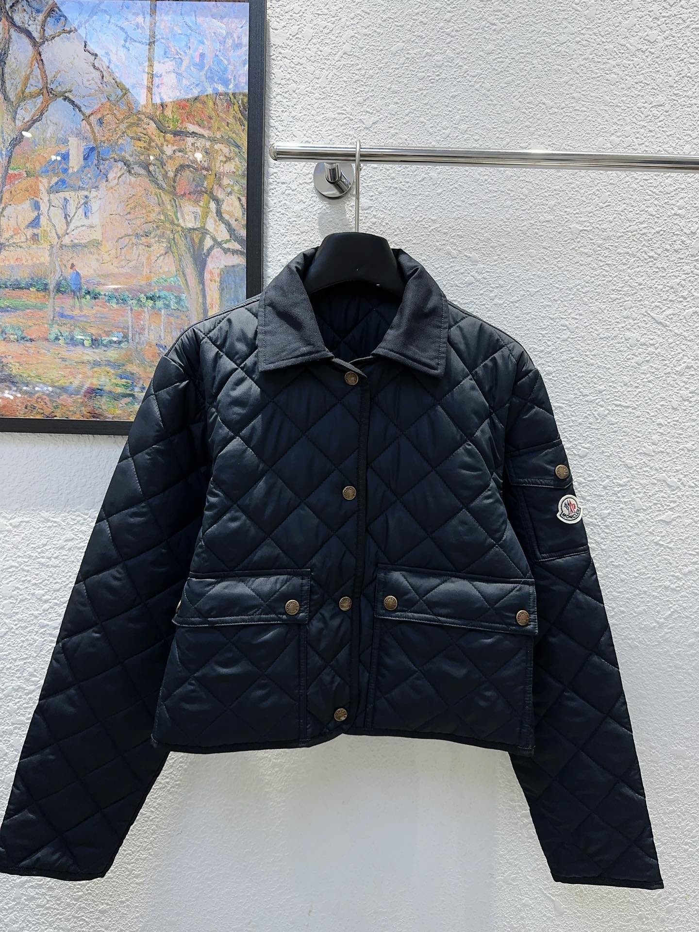 NO:549165,Moncler covers his mouth!  Special counter model!  Higher version!  Open mold custom letter logo hardware button contrasting color lapel thin short cotton jacket!  Three colors!  Number of codes 1/2/3, shipped in stock!  (1 size bust 104 garment length 52), Moncler, jackets & coats, alexander wang19860909Moncler蒙口！专柜款！高版本！开模定制字母logo五金纽扣撞色翻领轻薄短款棉外套！三色！码数1/2/3,现货发！(1码胸围104衣长52),,Moncler,jackets & coats,alexander wang,Women's clothing
