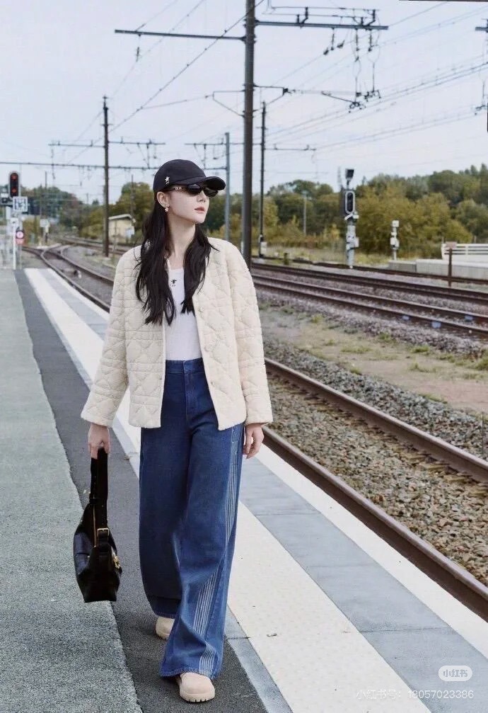 NO:737770,Beautiful pictures of Dilireba,,19860909迪丽热巴美图,,,Women's clothing