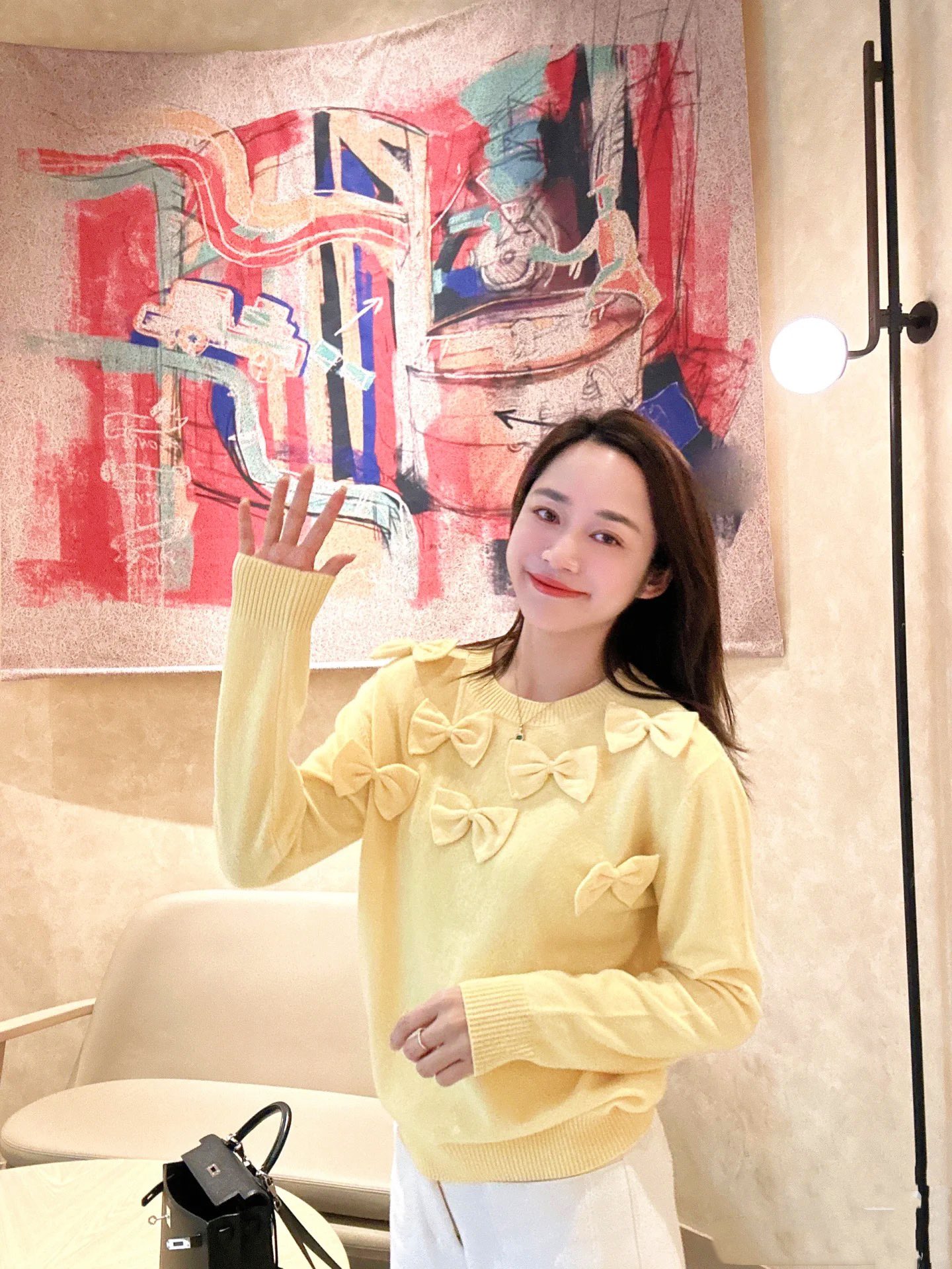 NO:579492,Valen's family!  Counter style!  Round neck long-sleeved wool and cashmere sweater with three-dimensional bow decoration on the chest!  Red yellow!  Code number 36/38/40, ready for delivery!  (size 38 bust 98 length 55),,valentino,valentino,sweaters,alexander wang19860909Valen华伦家！专柜款！胸前立体蝴蝶结装饰圆领长袖羊毛羊绒毛衣！红色黄色！码数36/38/40,现货发！(38码胸围98衣长55),,valentino,valentino,sweaters,alexander wang,Women's clothing