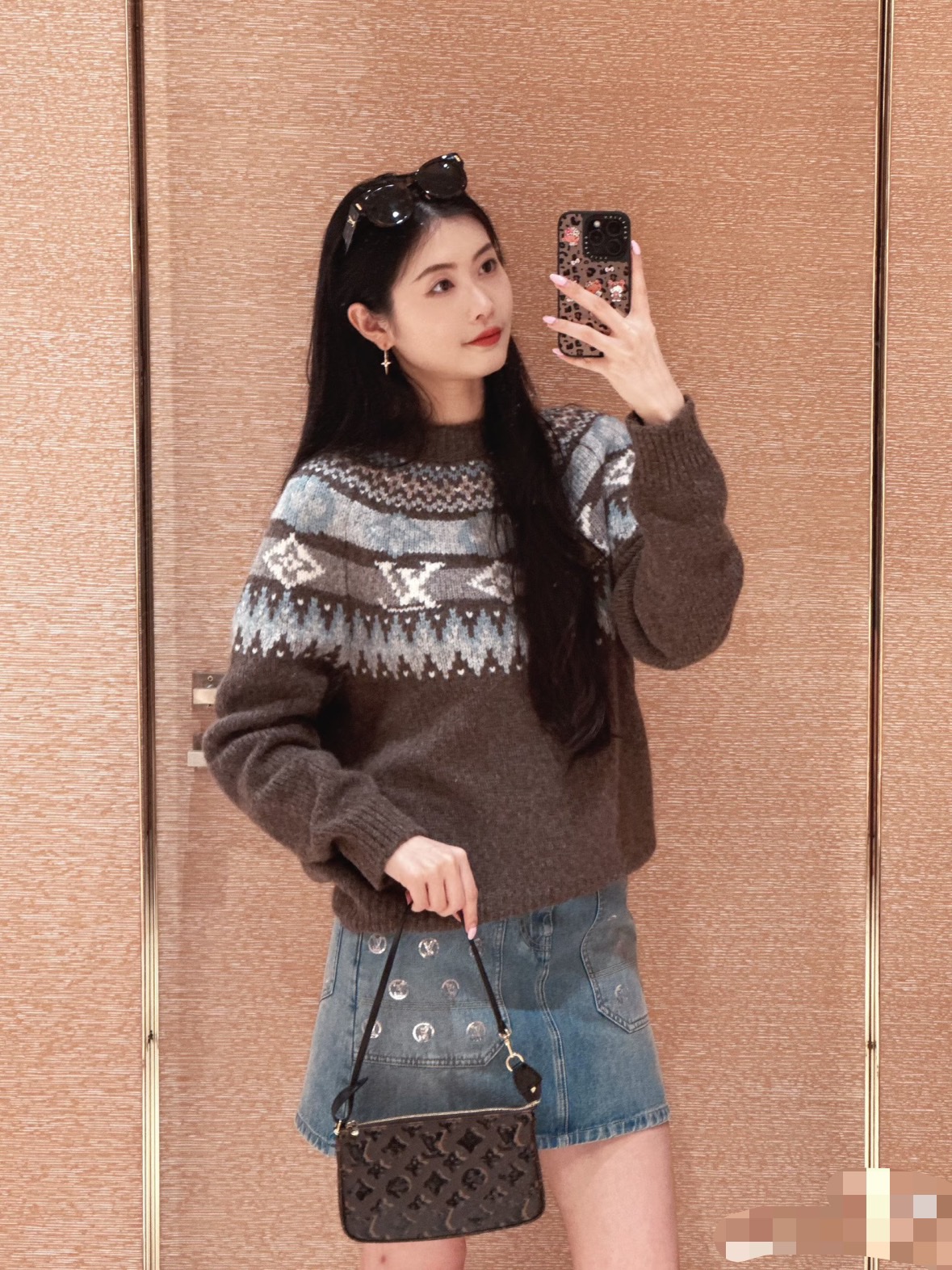 NO:621855,Donkey’s house!  Counter style!  Classic letter logo pattern jacquard round neck long-sleeved brown sweater!  All three standards are complete!  Size S/M/L, shipped from stock!  (S size bust 94, length 57),,louis vuitton,louis vuitton,louis vuitton,sweaters,alexander wang19860909Lv驴家！专柜款！经典字母logo图案提花圆领长袖咖色毛衣！三标齐全！码数S/M/L,现货发！(S码胸围94衣长57),,louis vuitton,louis vuitton,louis vuitton,sweaters,alexander wang,Women's clothing