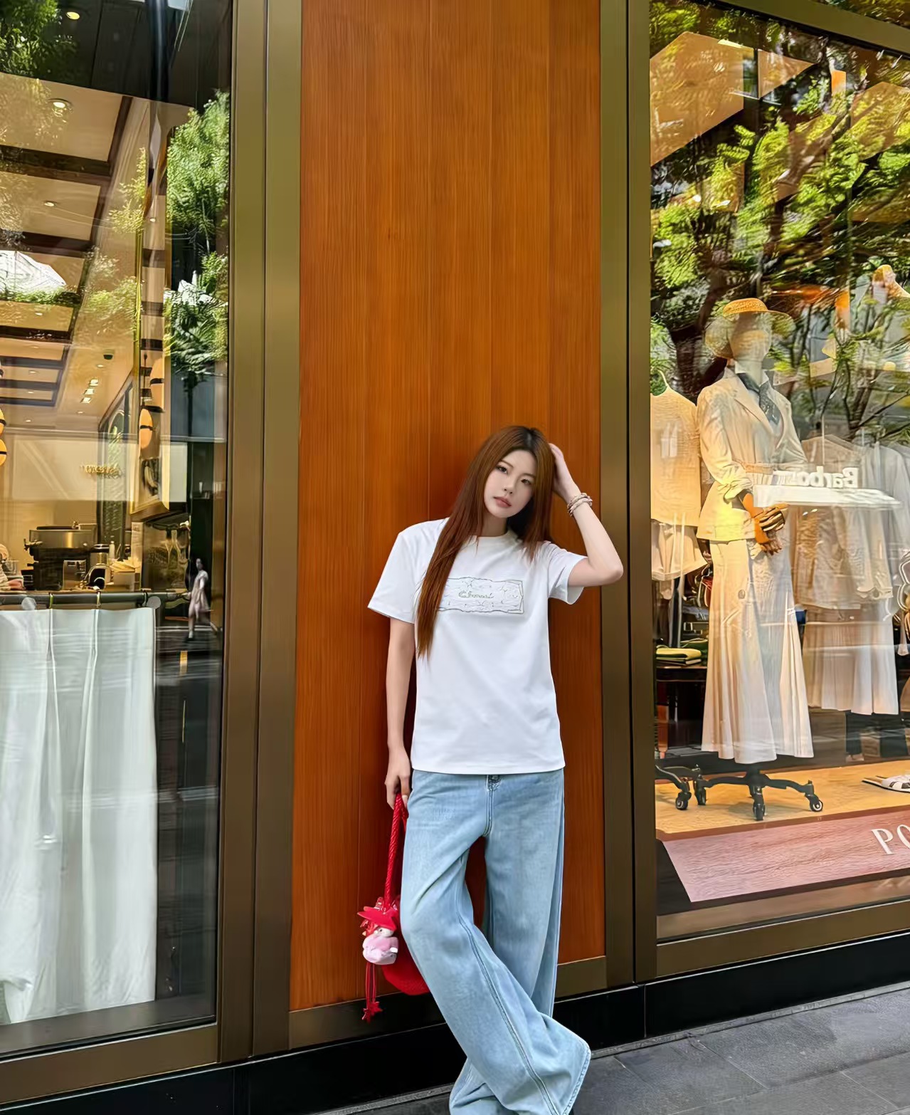 NO:740123,CC Xiaoxiang’s house!  High version!  Round neck double-sided mercerized cotton short-sleeved T-shirt with heavily embroidered beading, sequined letters and logo pattern on the chest!  All three standards are complete!  White pink!  Size S/M/L, shipped from stock!  (M size bust 96, length 61),,chanel,T-shirt,tees,t-shirt,19860909CC小香家！高版本！胸前重工刺绣钉珠亮片字母logo图案圆领双面丝光棉短袖T恤！三标齐全！白色粉色！码数S/M/L,现货发！(M码胸围96衣长61),,chanel,T-shirt,tees，t-shirt,,Women's clothing