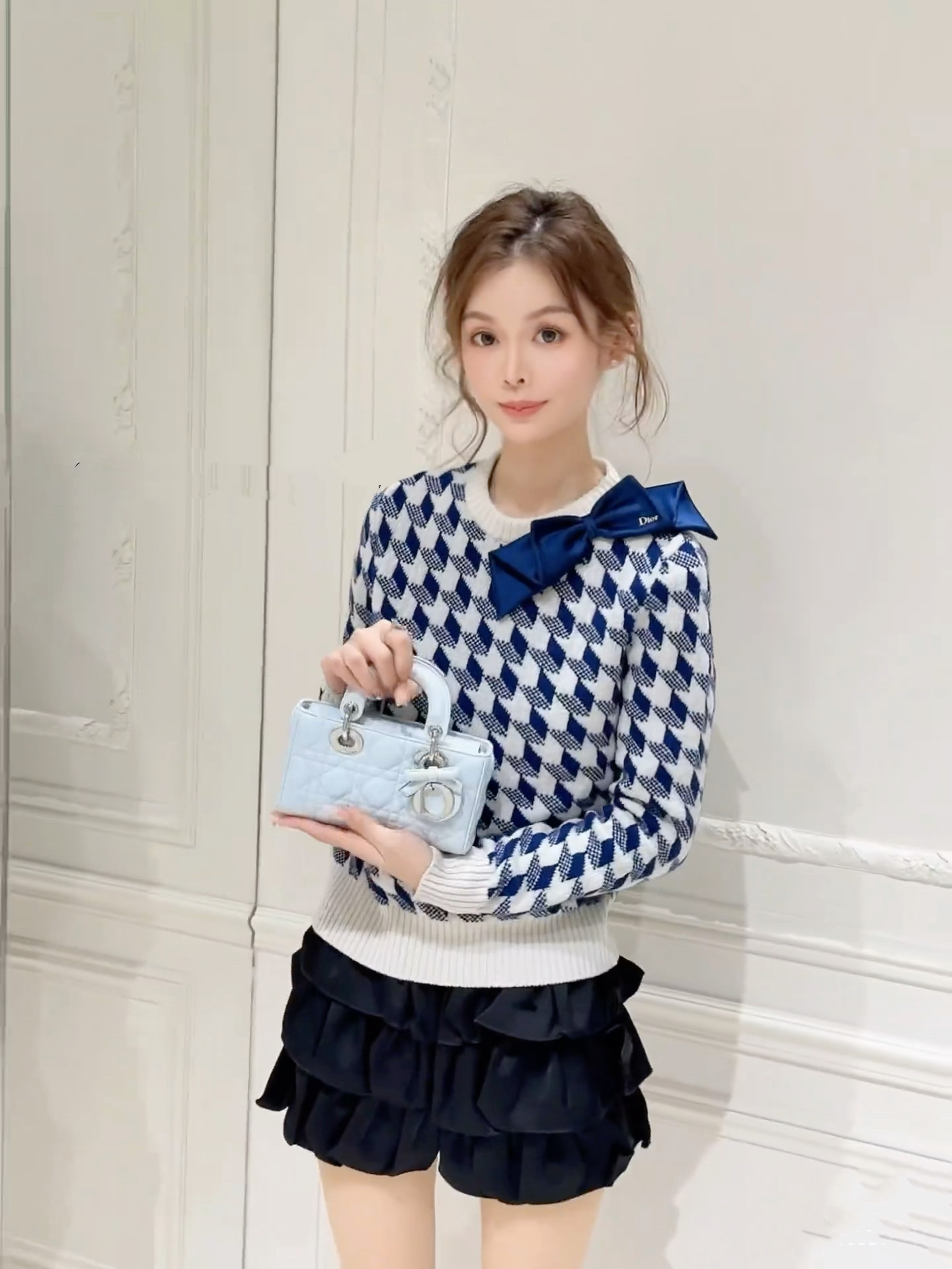 NO:666408,Dio*Dijia!  Counter style!  So beautiful!  Houndstooth pattern jacquard crew neck long sleeve wool sweater!  All three standards are complete!  Size S/M/L, shipped from stock!  (S size bust 88, length 54),,dior,dior,sweaters, 19860909Dio*迪家！专柜款！美爆了！千鸟格图案提花圆领长袖羊毛毛衣！三标齐全！码数S/M/L,现货发！(S码胸围88衣长54),,dior,dior,sweaters, ,Women's clothing