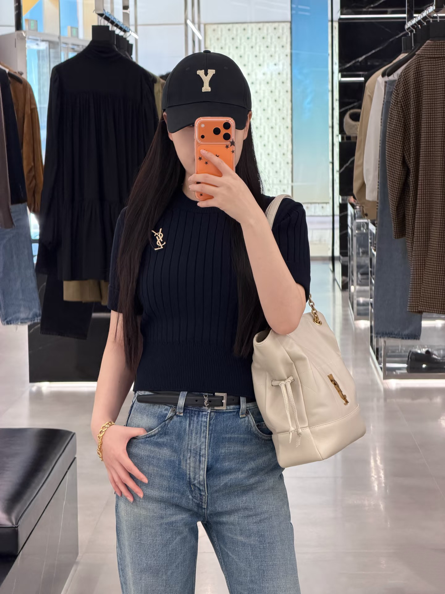 NO:708987,YSL home!  Counter style!  Round neck short-sleeved blue top with metal letter logo brooch on the chest!  All three standards are complete!  Size S/M/L, shipped from stock!  (M size bust 74, length 49),,saint laurent,louis vuitton,T-shirt,brooch,breastpin,19860909Ysl家！专柜款！胸前金属字母logo胸针圆领短袖短款蓝色上衣！三标齐全！码数S/M/L,现货发！(M码胸围74衣长49),,saint laurent,louis vuitton,T-shirt,brooch，breastpin,,Women's clothing