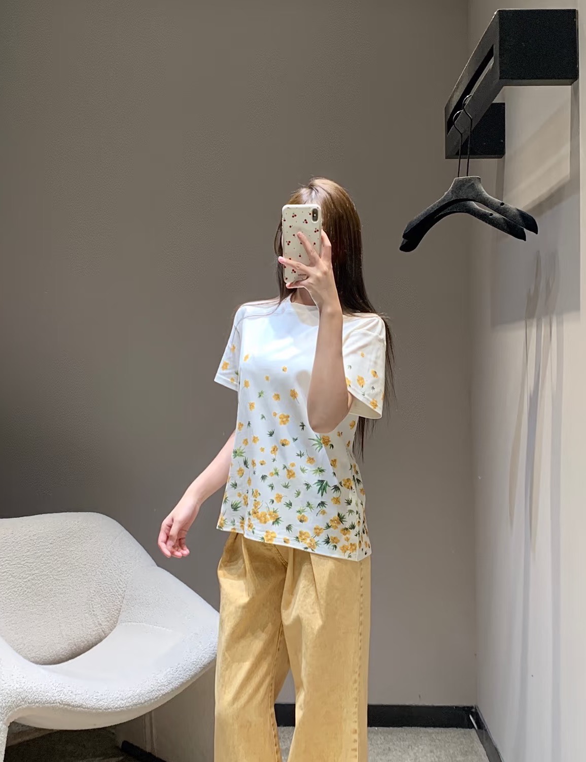 NO:717584,Dio*Dijia!  High version!  Customized Xinjiang long-staple cotton waistband embroidered bee letter logo flower pattern printed round neck short-sleeved T-shirt!  The quality is amazing!  All three standards are complete!  Size S/M/L, shipped from stock!  (M size bust 94, length 59),, dior, dior, T-shirt, tees, t-shirt,19860909Dio*迪家！高版本！定制新疆长绒棉腰间刺绣蜜蜂字母logo花朵图案印花圆领短袖T恤！质量超赞！三标齐全！码数S/M/L,现货发！(M码胸围94衣长59),,dior,dior,T-shirt,tees，t-shirt,,Women's clothing