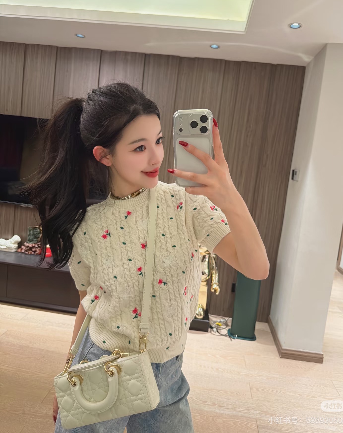 NO:737391,Dio*Dijia!  Counter style!  Heavy embroidery small flowers and peace dove pattern round neck short-sleeved sweater with letter logo pattern on the waist!  All three standards are complete!  Size S/M/L, shipped from stock!  (S size bust 90, length 52),,dior,dior,sweaters,T-shirt,19860909Dio*迪家！专柜款！重工刺绣小花朵和平鸽图案腰间字母logo图案圆领短袖毛衣！三标齐全！码数S/M/L,现货发！(S码胸围90衣长52),,dior,dior,sweaters,T-shirt,,Women's clothing