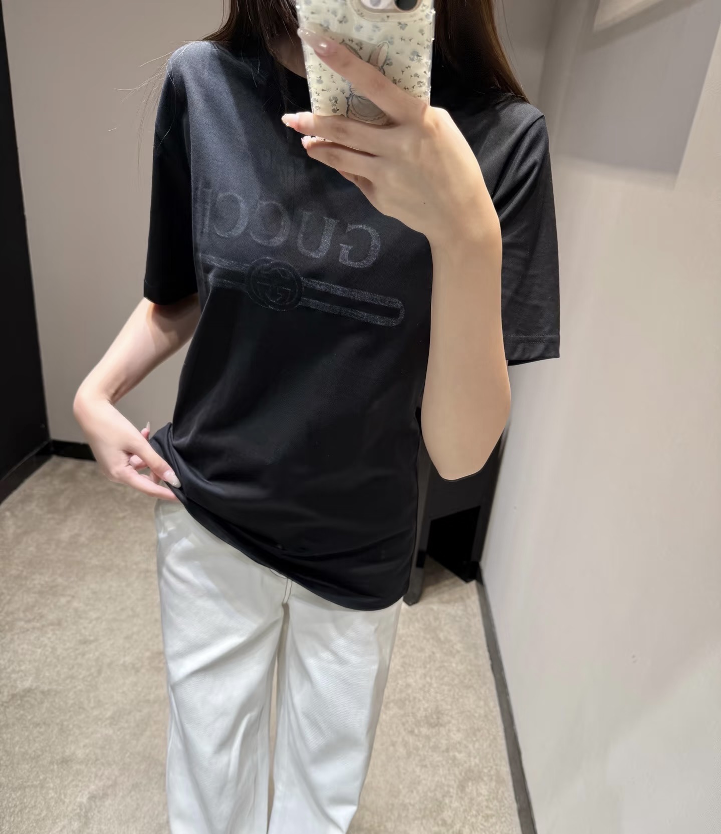 NO:762259,GG’s house!  High version!  Round neck loose short-sleeved T-shirt with logo print on the chest!  All three standards are complete!  Size S/M/L, shipped from stock!  (M size bust 98, length 68),,gucci,T-shirt,tees,t-shirt,19860909GG家！高版本！胸前字母logo图案印花圆领宽松短袖T恤！三标齐全！码数S/M/L,现货发！(M码胸围98衣长68),,gucci,T-shirt,tees，t-shirt,,Women's clothing