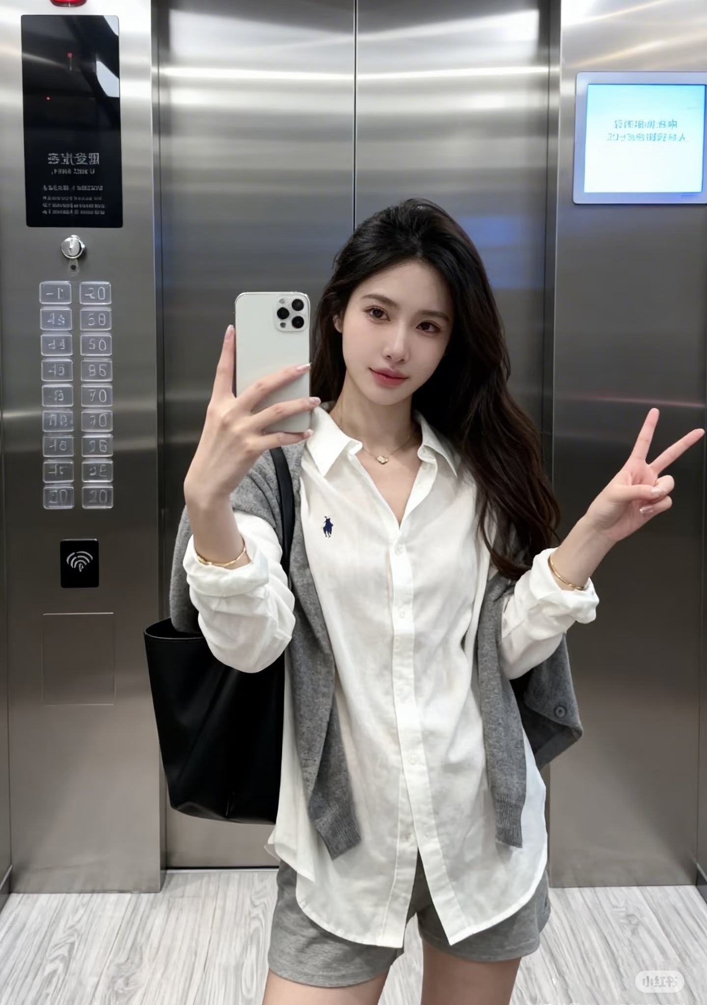 NO:901357,Model upper body picture,,19860909模特上身图,,,Women's clothing