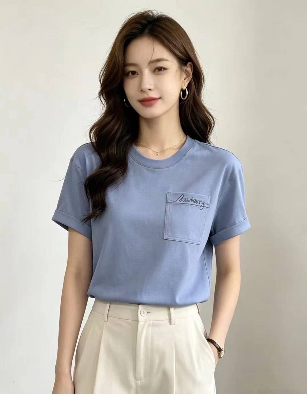 NO:872100,Bc home!  Counter style!  High version!  Round neck mercerized cotton short-sleeved T-shirt with pocket embroidery, beaded letters and logo pattern!  All three standards are complete!  Three colors!  Code number 36/38/40, ready for delivery!  (size 38, bust 96, length 59),,chanel,T-shirt,tees,t-shirt,19860909Bc家！专柜款！高版本！口袋刺绣链珠字母logo图案圆领丝光棉短袖T恤！三标齐全！三色！码数36/38/40,现货发！(38码胸围96衣长59),,chanel,T-shirt,tees，t-shirt,,Women's clothing