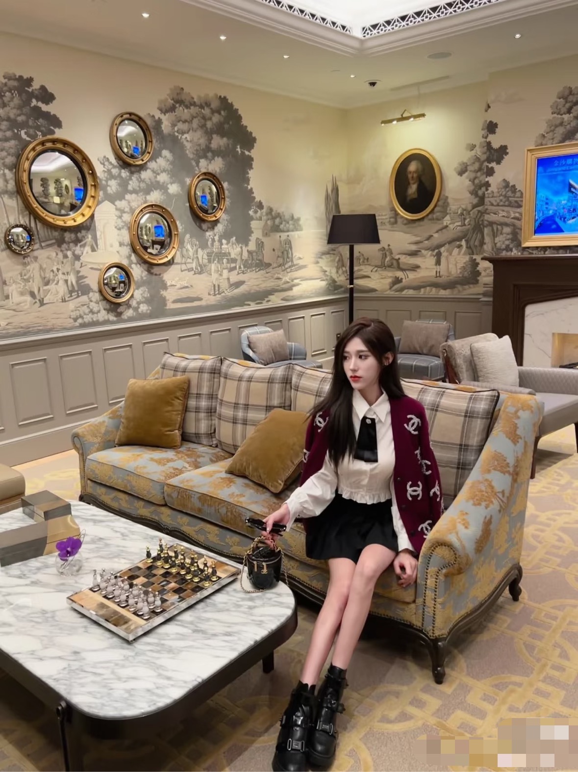 샤넬 클래식 더블 C 로고 자카드 V넥 가디건 146596