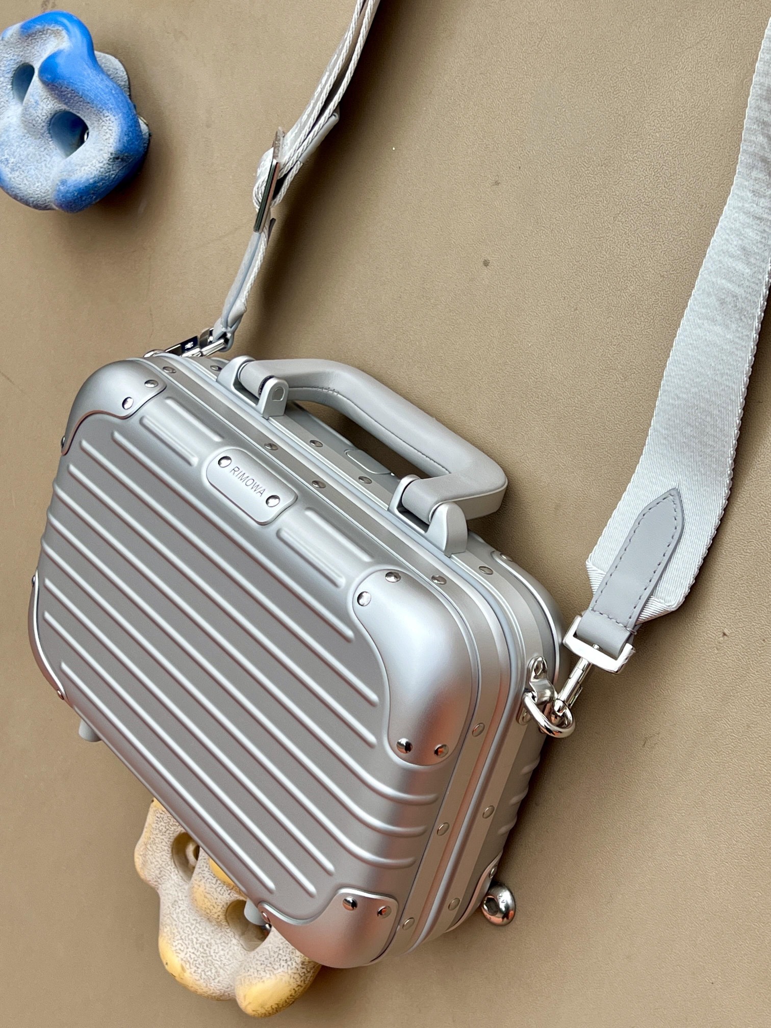 日默瓦rimowa topas piccolo 日默瓦银色手提箱 挎包表箱  非常实用又好看的一款手提箱 4
