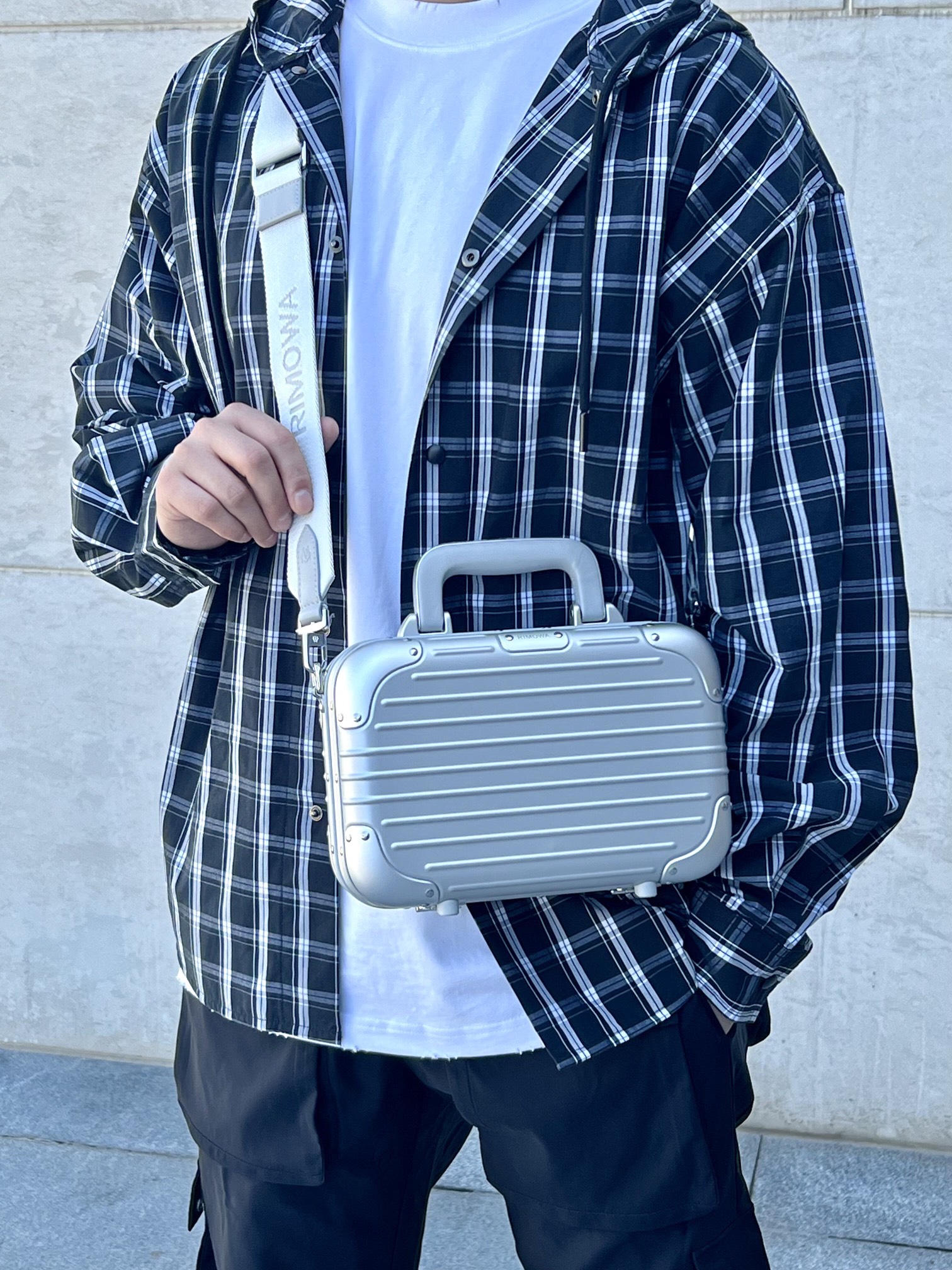 日默瓦rimowa topas piccolo 日默瓦银色手提箱 挎包表箱  非常实用又好看的一款手提箱 8