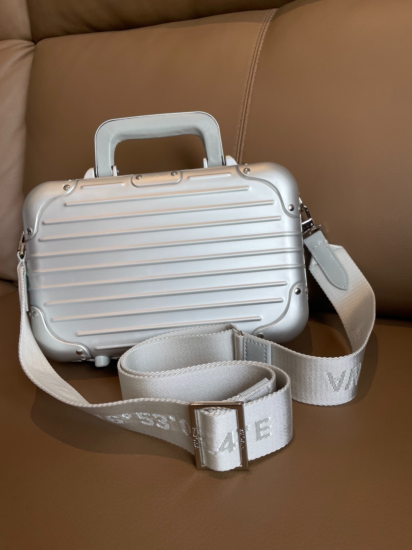 Topas Piccolo RIMOWA crossbody bag makeup case, a very practical and - Comprehensive 2