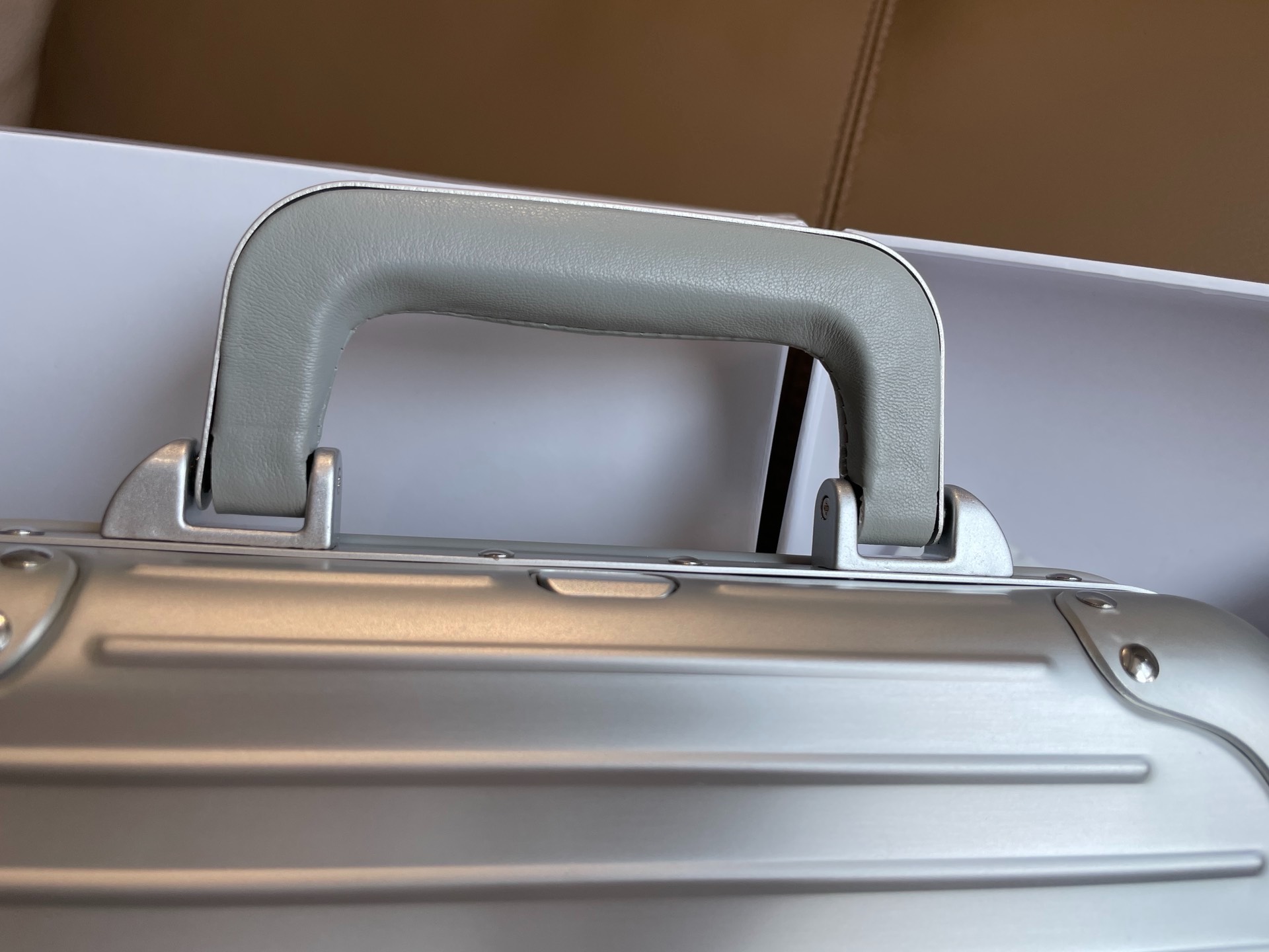 Topas Piccolo RIMOWA crossbody bag makeup case, a very practical and - Comprehensive 6