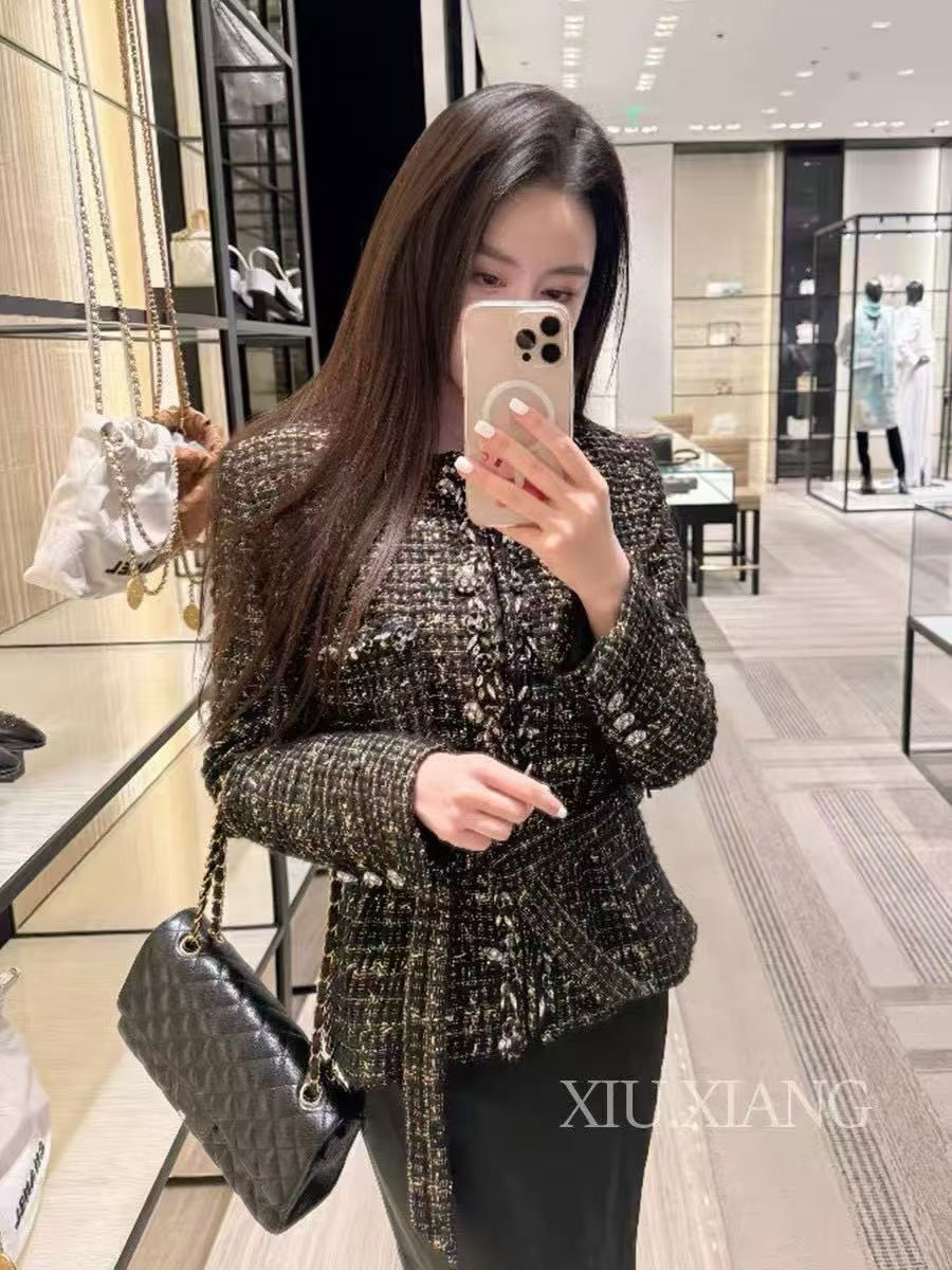 Elegant Tweed Jacket - Chanel-Inspired Design for Women's Fashion
