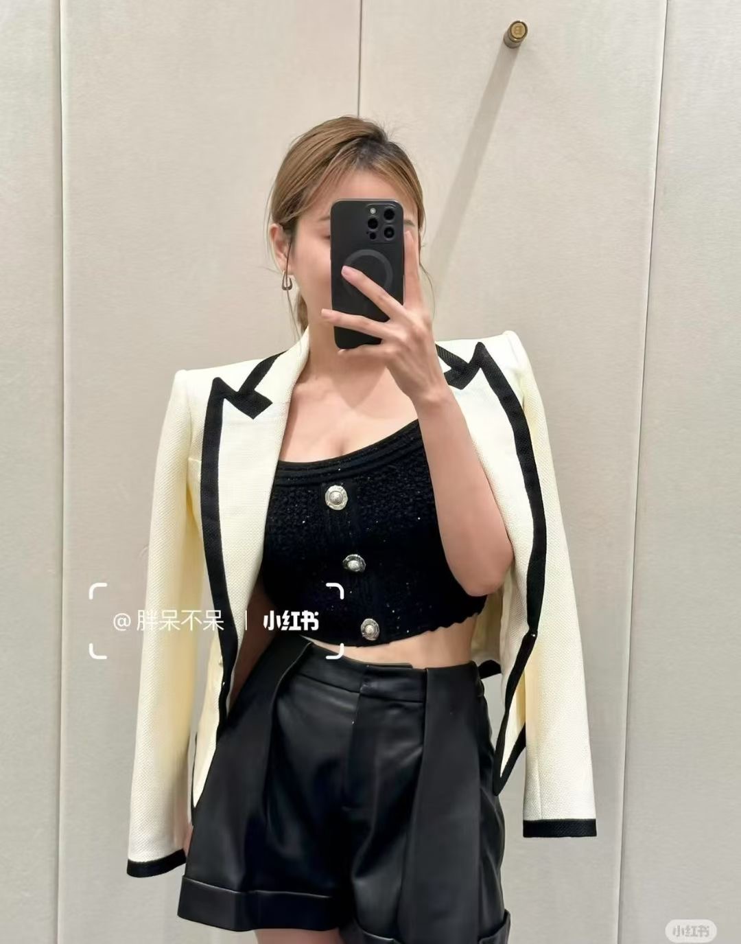 Balmain Women's Double-Breasted Blazer, Fitted Waist, Pale Yellow and Black 5 i1756380176418 1750 0 4