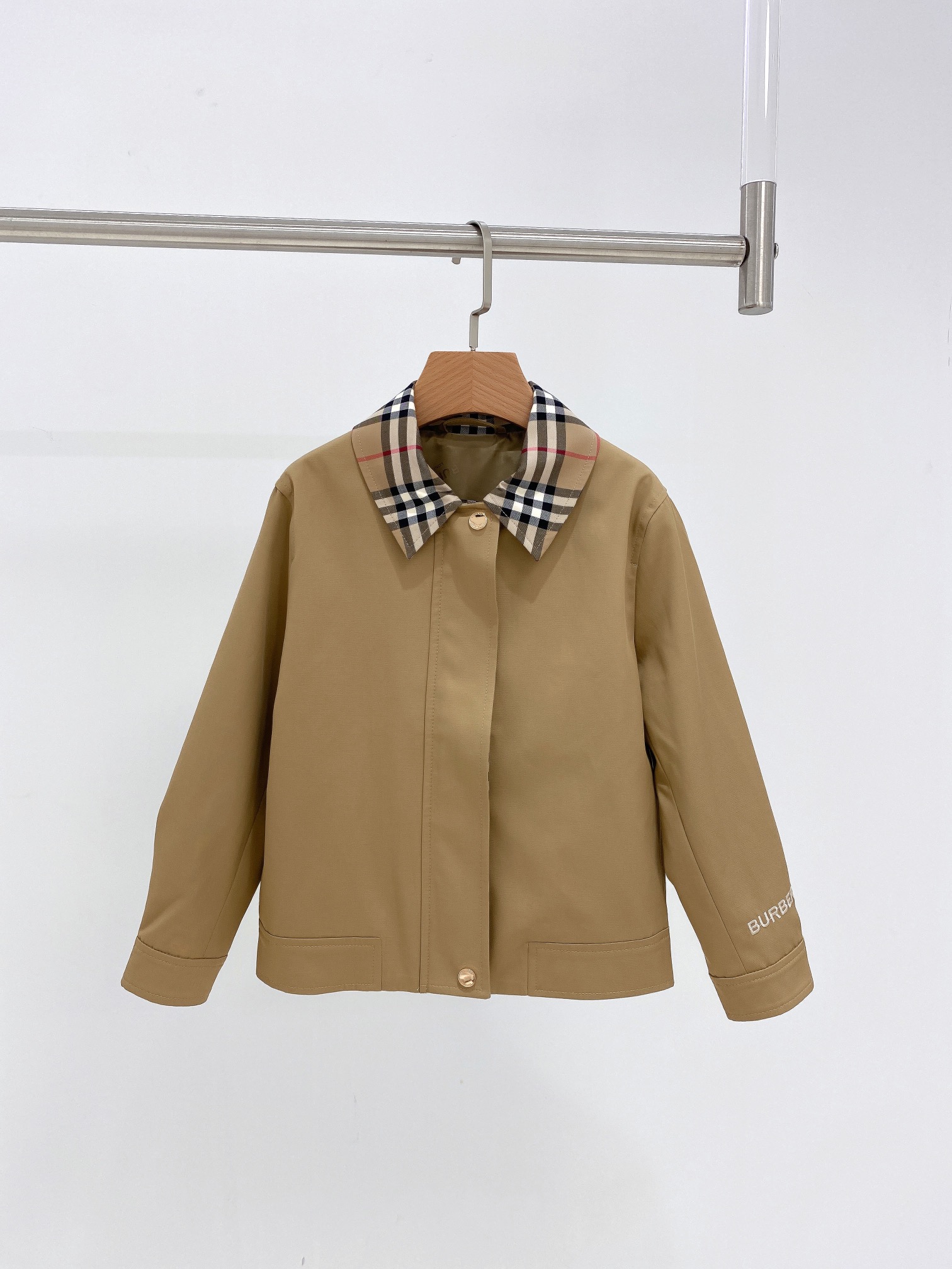 High-Quality Cashy Jacket: Waterproof, Windproof, Comfortable, Durable, Stylish, Fine Details - 图片 1