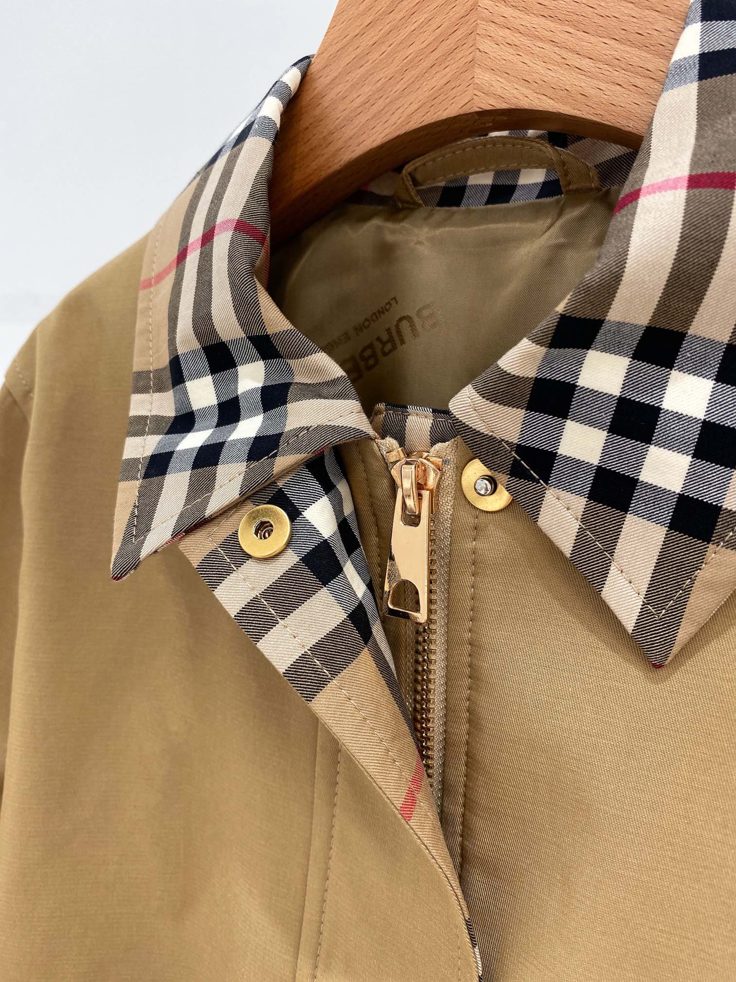 High-Quality Cashy Jacket: Waterproof, Windproof, Comfortable, Durable, Stylish, Fine Details - 图片 6