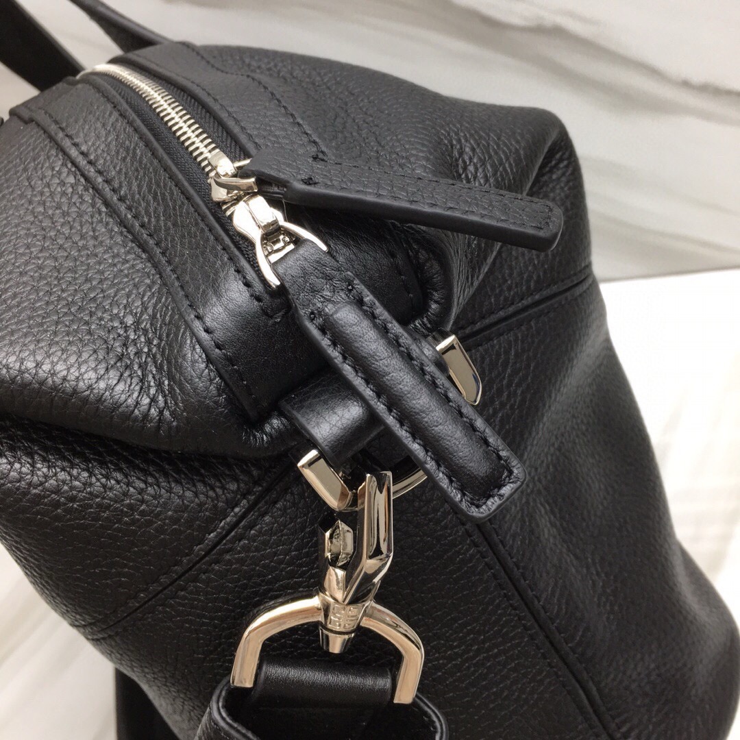 36cmGivenchyThe latest blockbuster modelNightingalemade of first-layer cowhide, another popular style is born, this one is very practical Men’s N