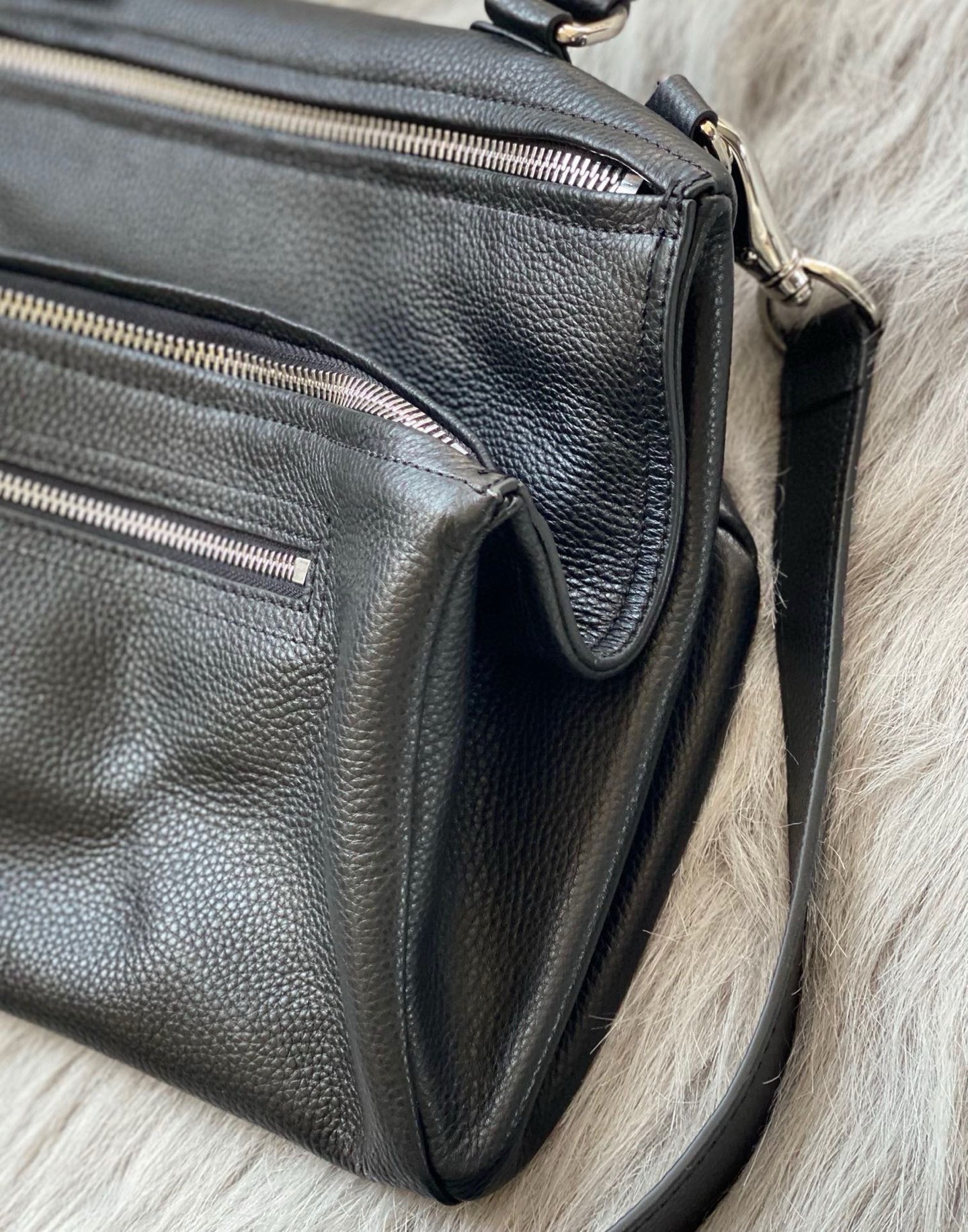 Valentino Luxury Designer Handbag Shoulder Crossbody Bag crafted in 3
