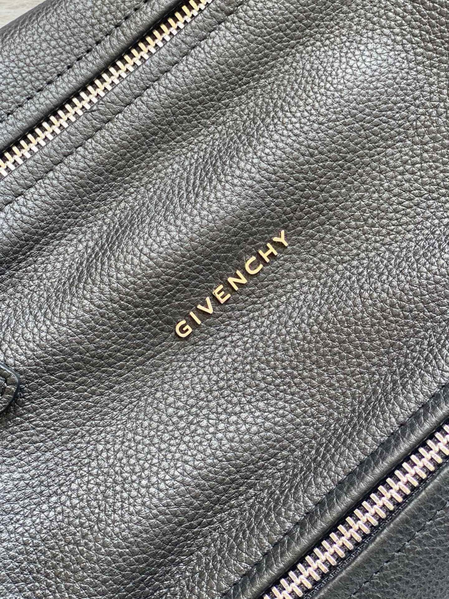 Balenciaga Luxury Designer Handbag Shoulder Crossbody Bag crafted in 6