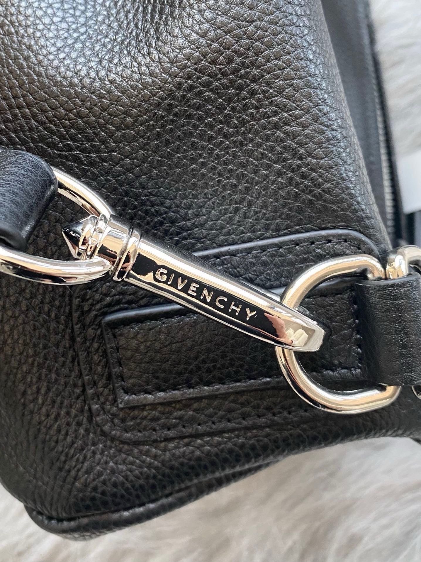Balenciaga Luxury Designer Handbag Shoulder Crossbody Bag crafted in 8