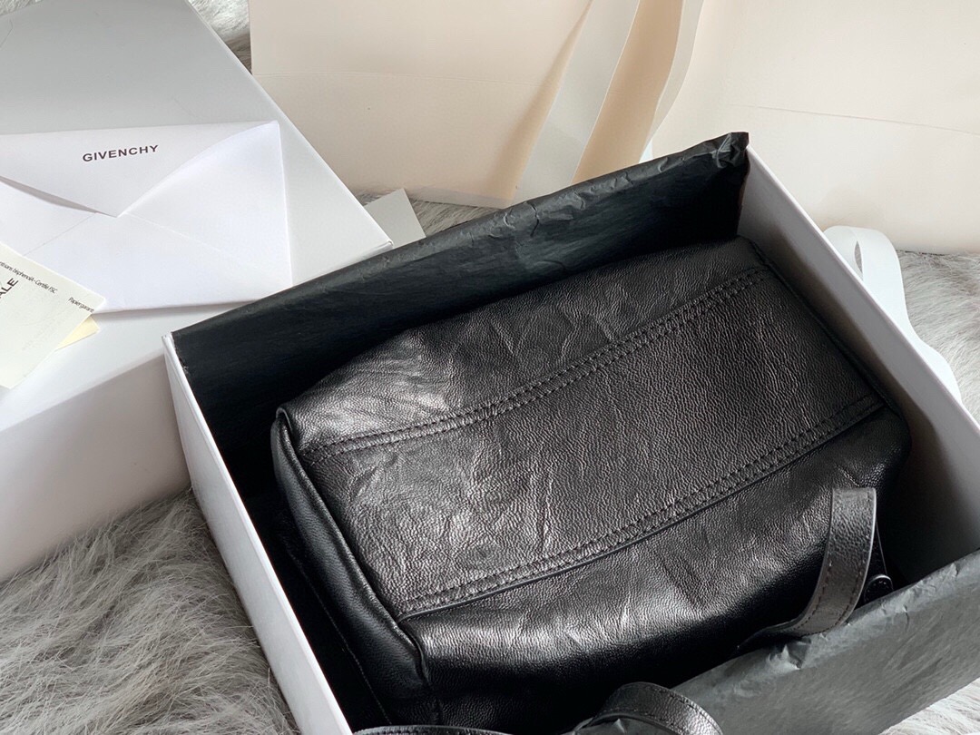 盟可睐 Moncler 高定典藏经典高奢皮具手袋托特包斜挎包女包 #67D00726 6