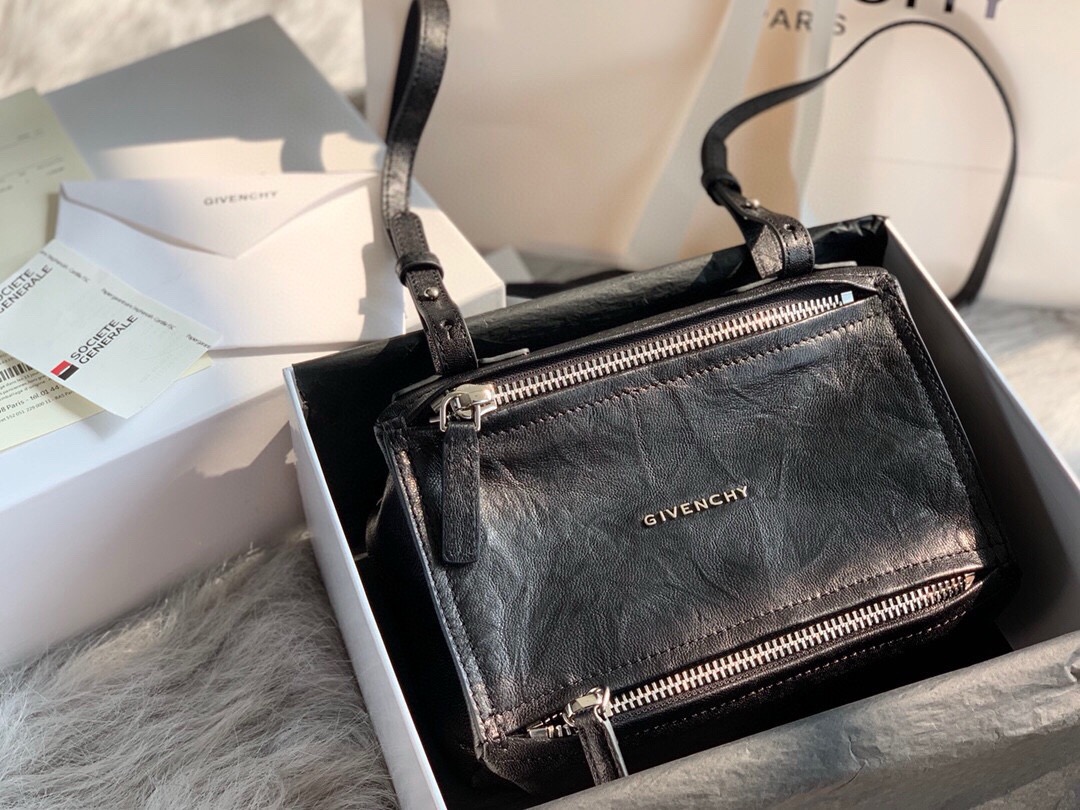盟可睐 Moncler 高定典藏经典高奢皮具手袋托特包斜挎包女包 #67D00726 2
