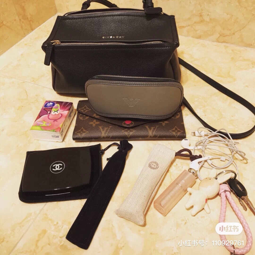 Jacquemus Luxury Designer Handbag Shoulder Crossbody Bag crafted in