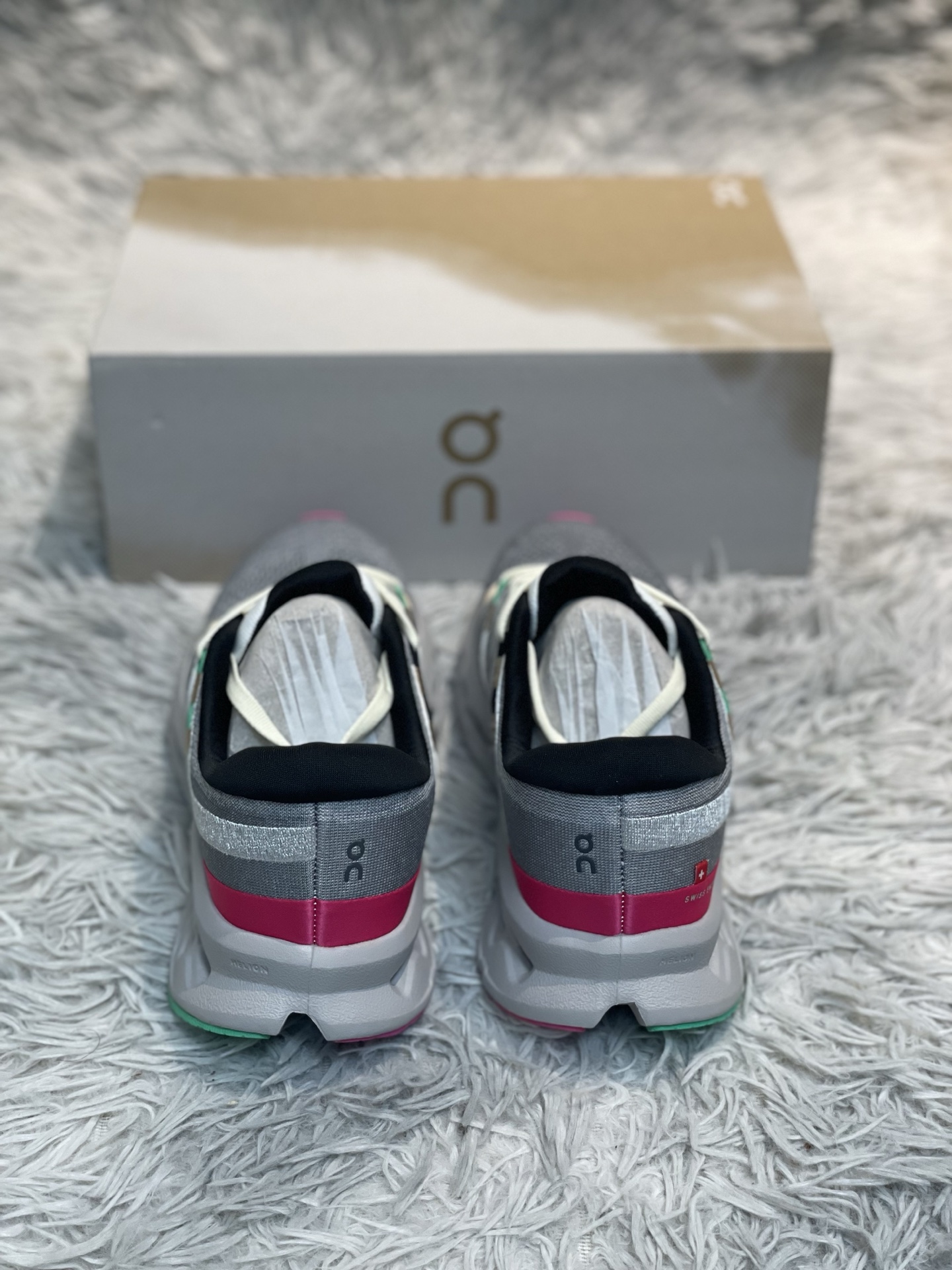 ON Cloudsurfer 2 스니커즈 102597 이미지 3