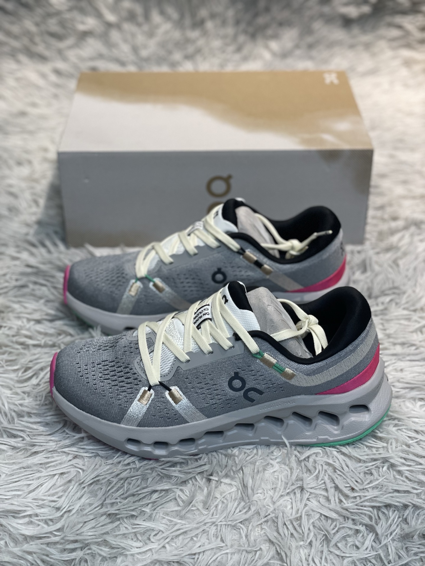 ON Cloudsurfer 2 스니커즈 102597 이미지 6
