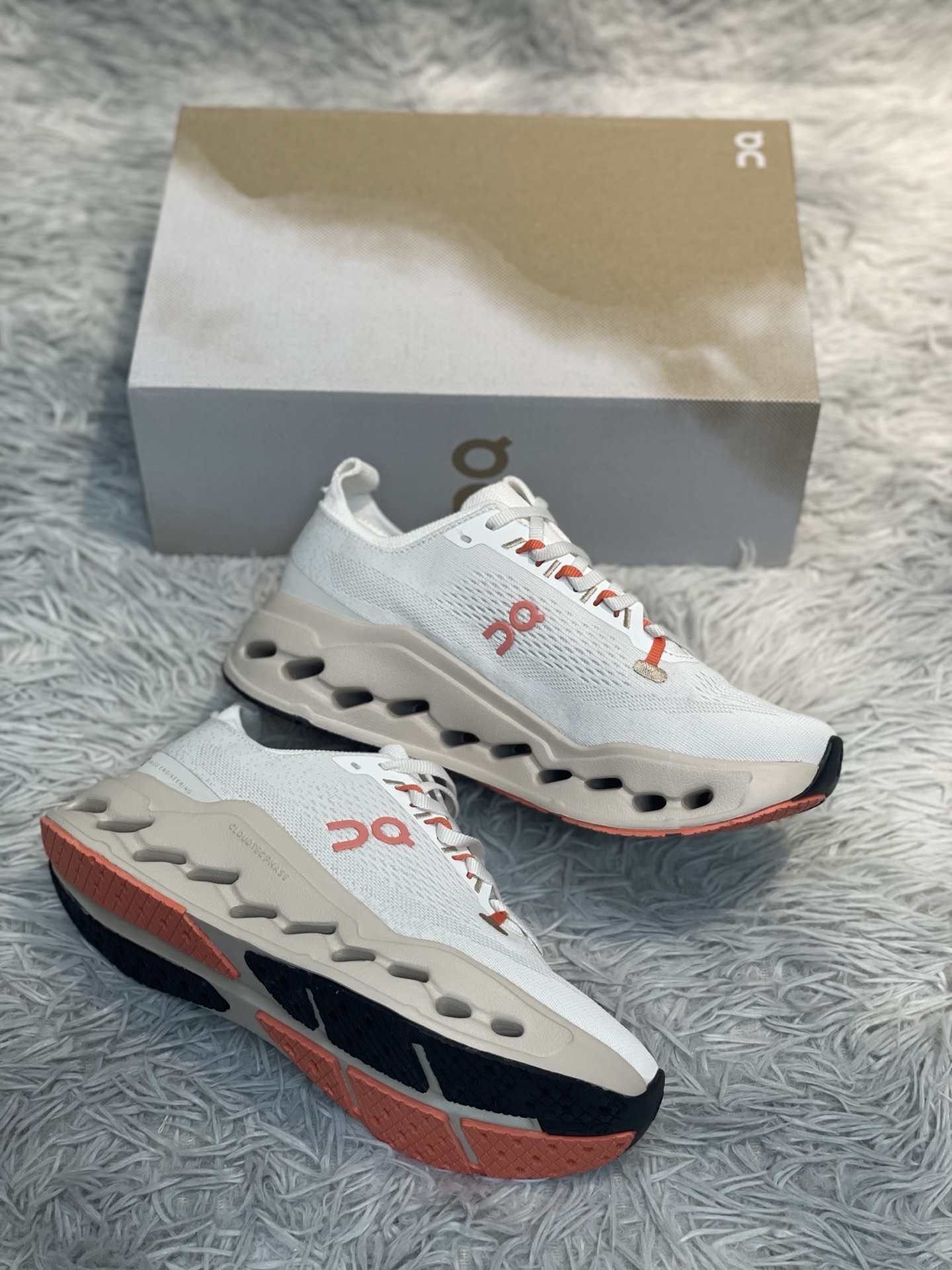ON Cloudsurfer Max 스포츠화 신발 102781 이미지 9