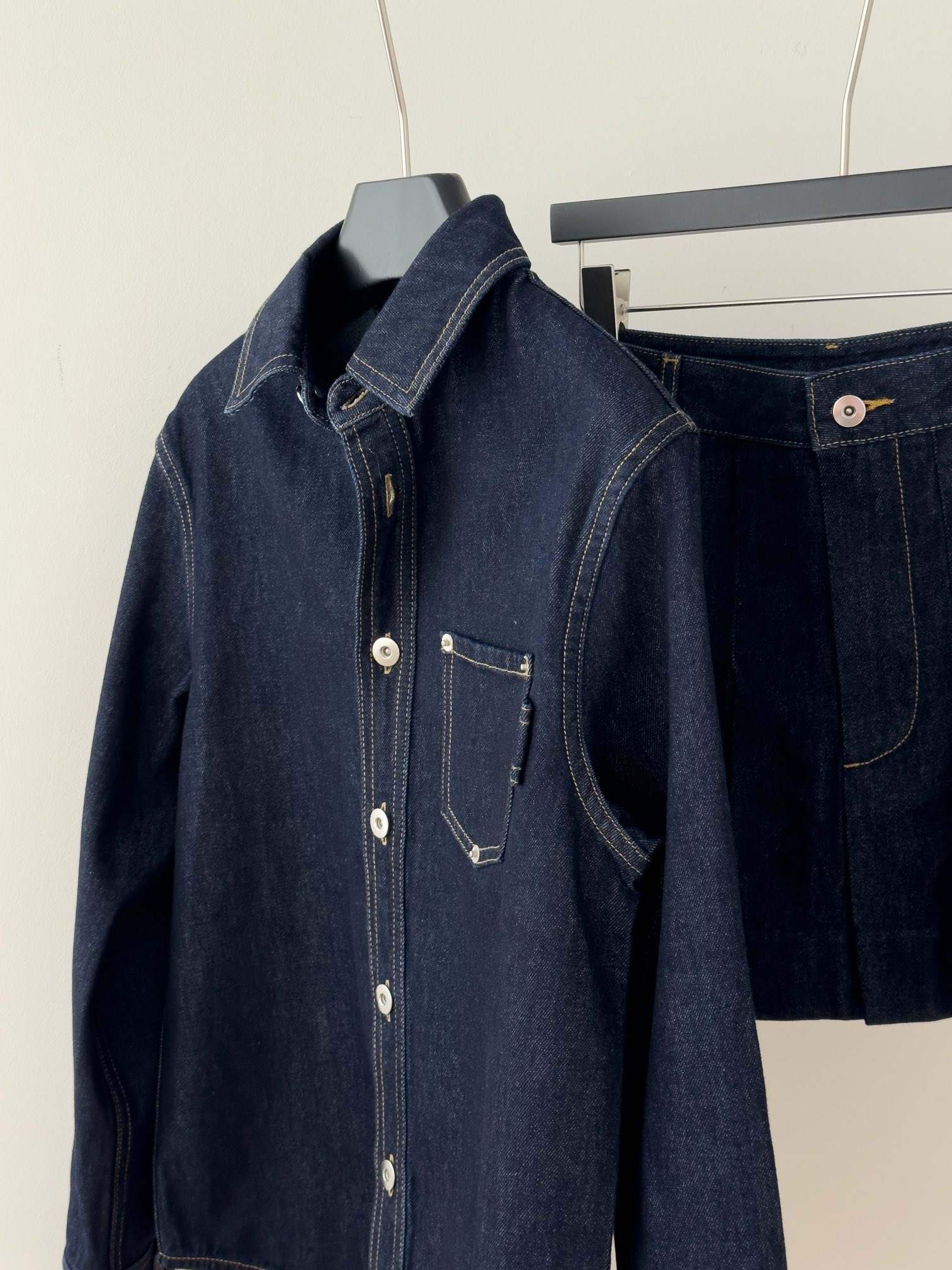 Blue Cowboy Coat with Unique Design and Quality Materials, Sizes SMLXL, Female-Friendly Fit - 图片 3