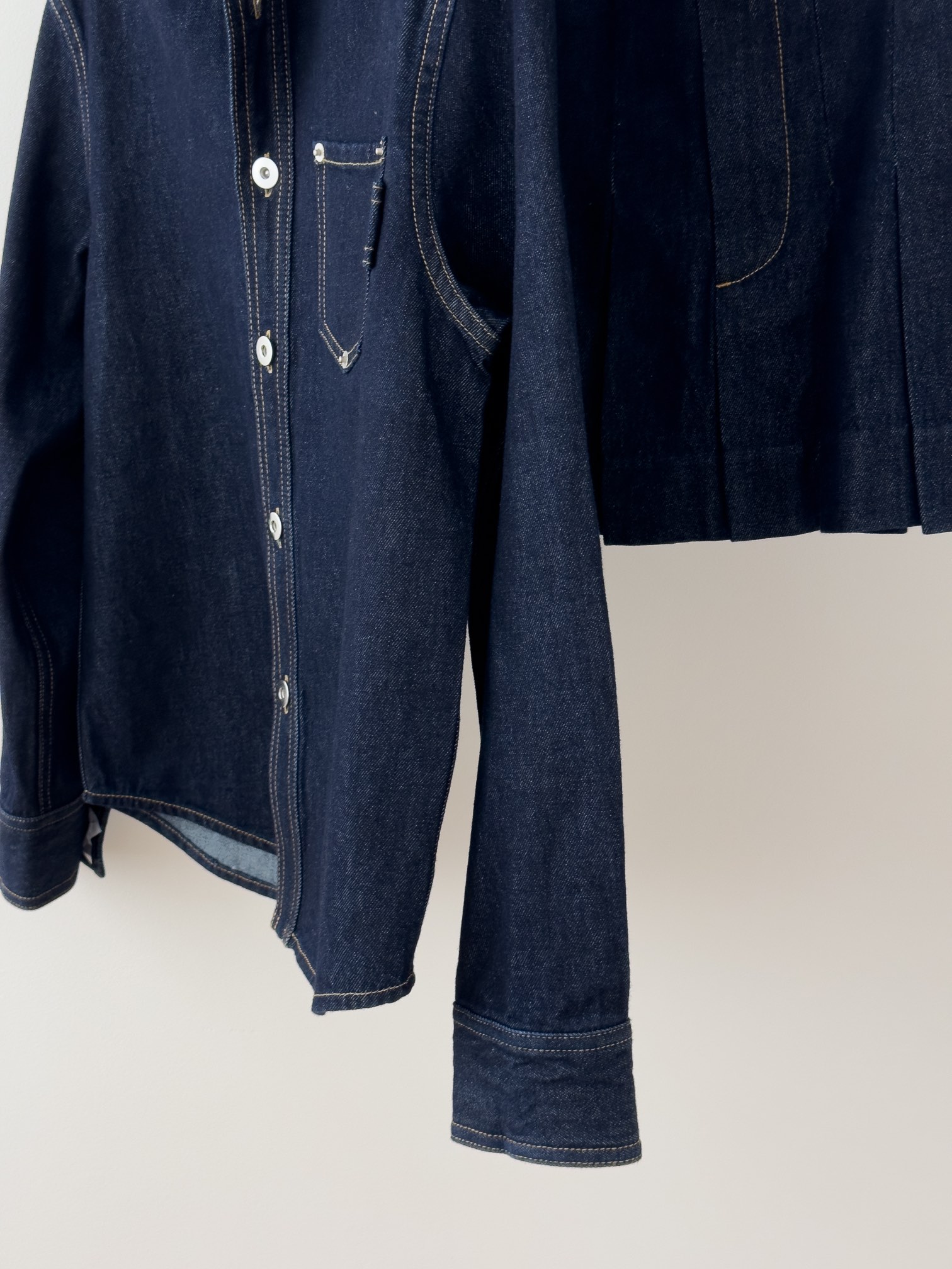 Blue Cowboy Coat with Unique Design and Quality Materials, Sizes SMLXL, Female-Friendly Fit - 图片 5