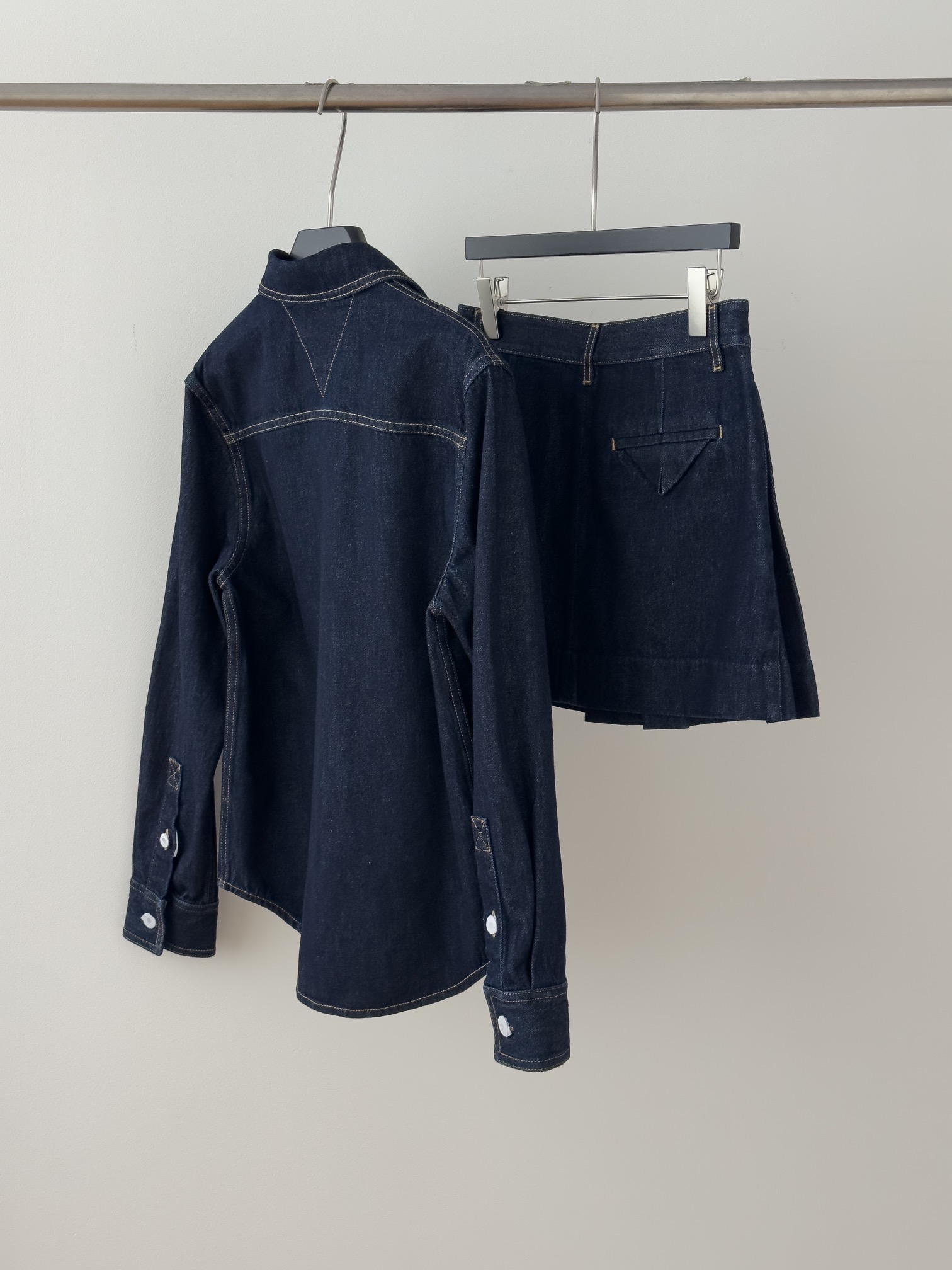 Blue Cowboy Coat with Unique Design and Quality Materials, Sizes SMLXL, Female-Friendly Fit - 图片 6