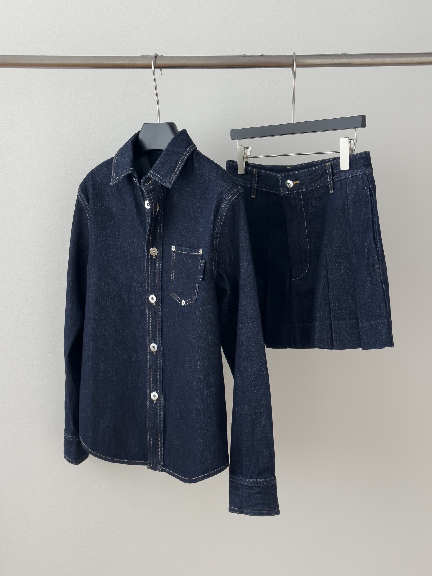 Blue Cowboy Coat with Unique Design and Quality Materials, Sizes SMLXL, Female-Friendly Fit - 图片 2