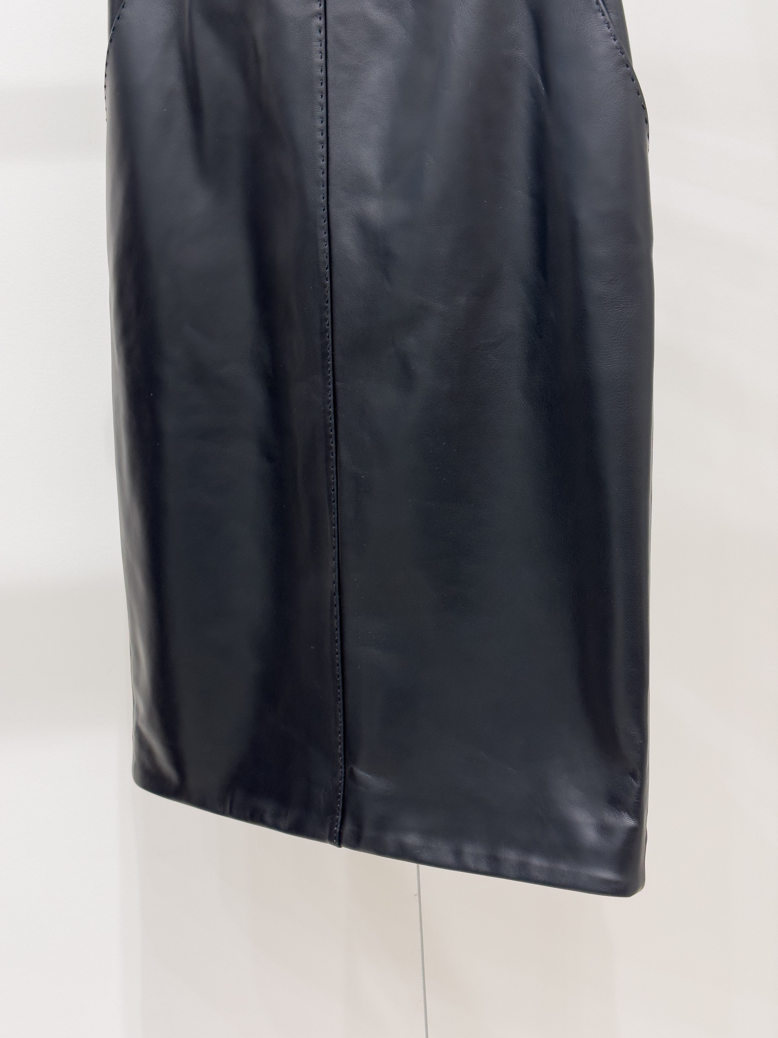 Luxurious Saint Laurent Lamb-Skin Half Skirt, Single-Handed Female Suit, Size 36-38-40 - 图片 3