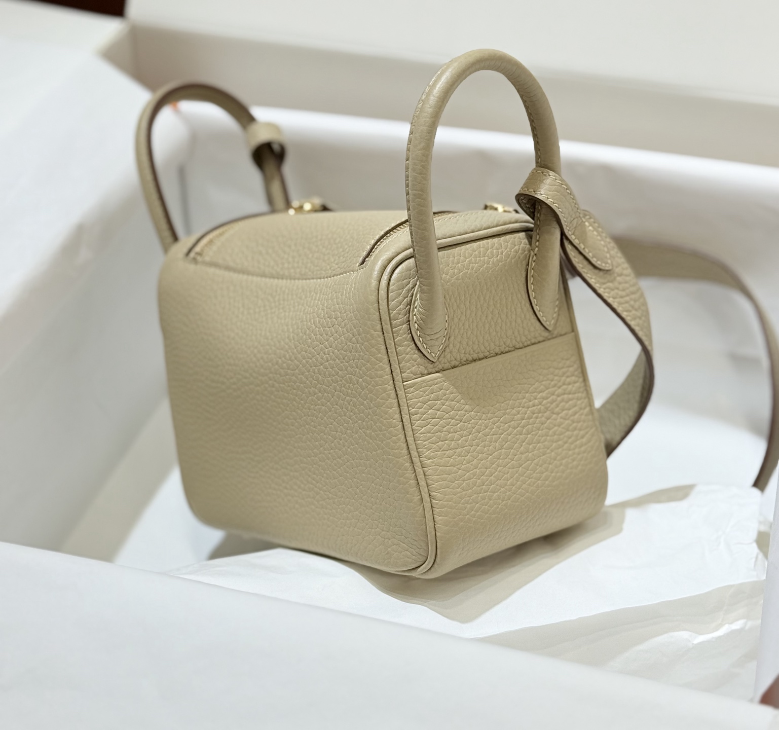 Hermès Mini Lindy 2nd generation 19cm ready stock