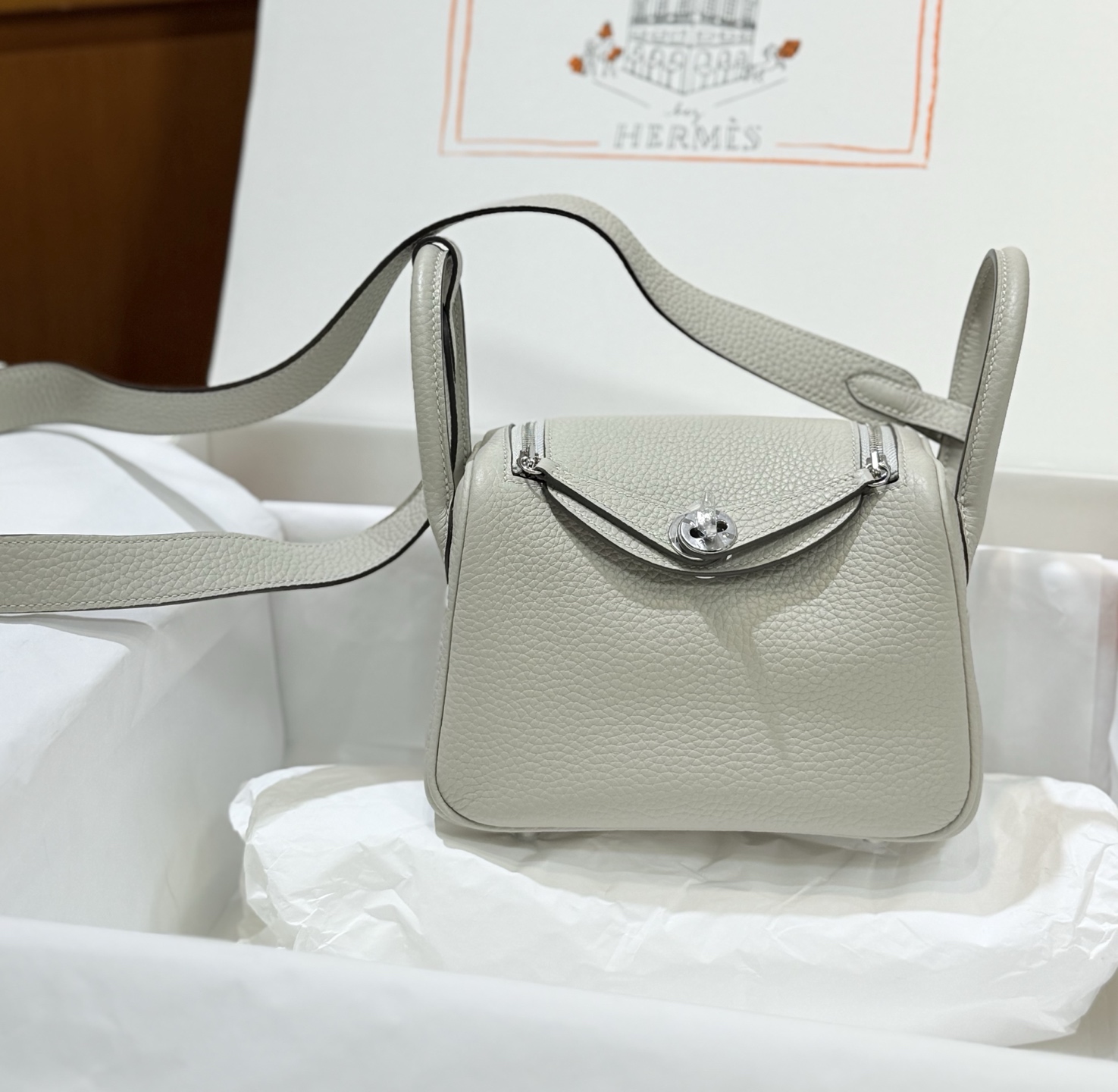 Hermès Mini Lindy 2nd generation 19cm ready stock