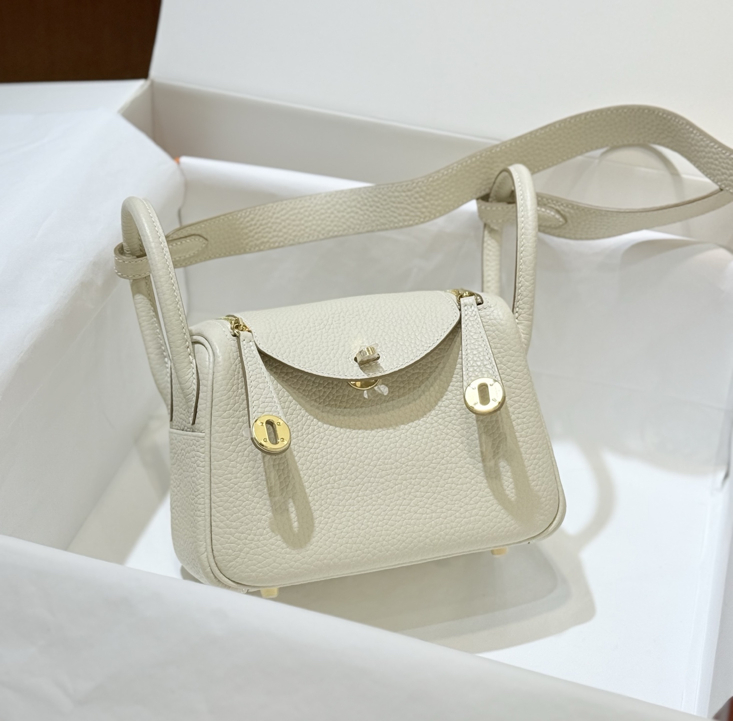 Hermès Mini Lindy 2nd generation 19cm