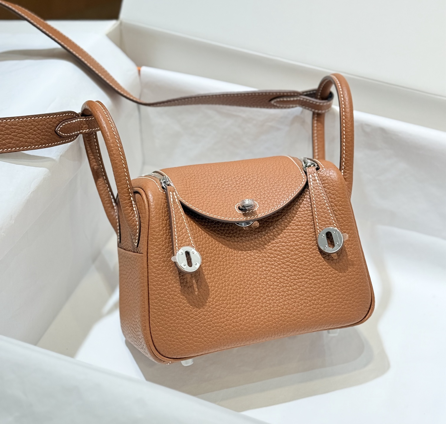 Hermès Mini Lindy 2nd generation 19cm