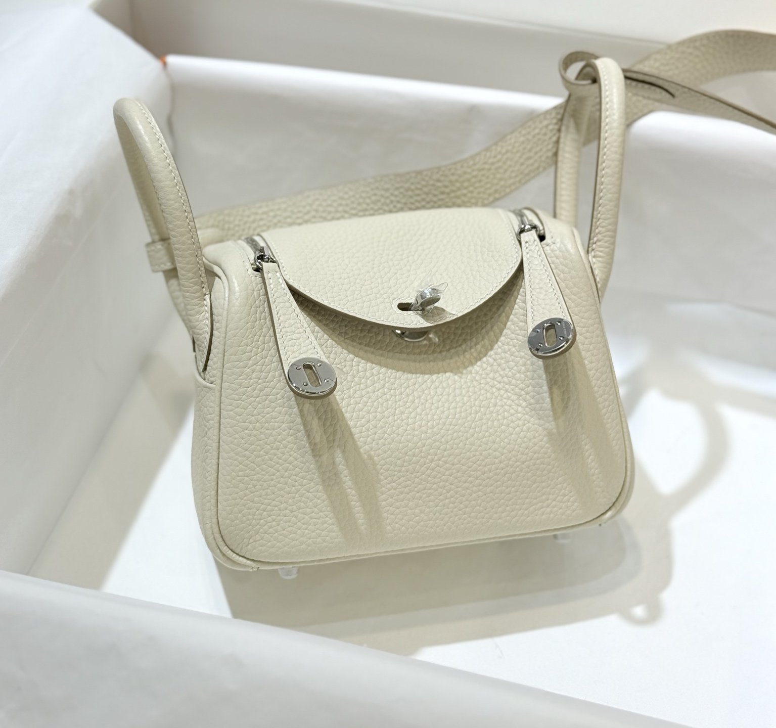 Hermès Mini Lindy 2nd generation 19cm