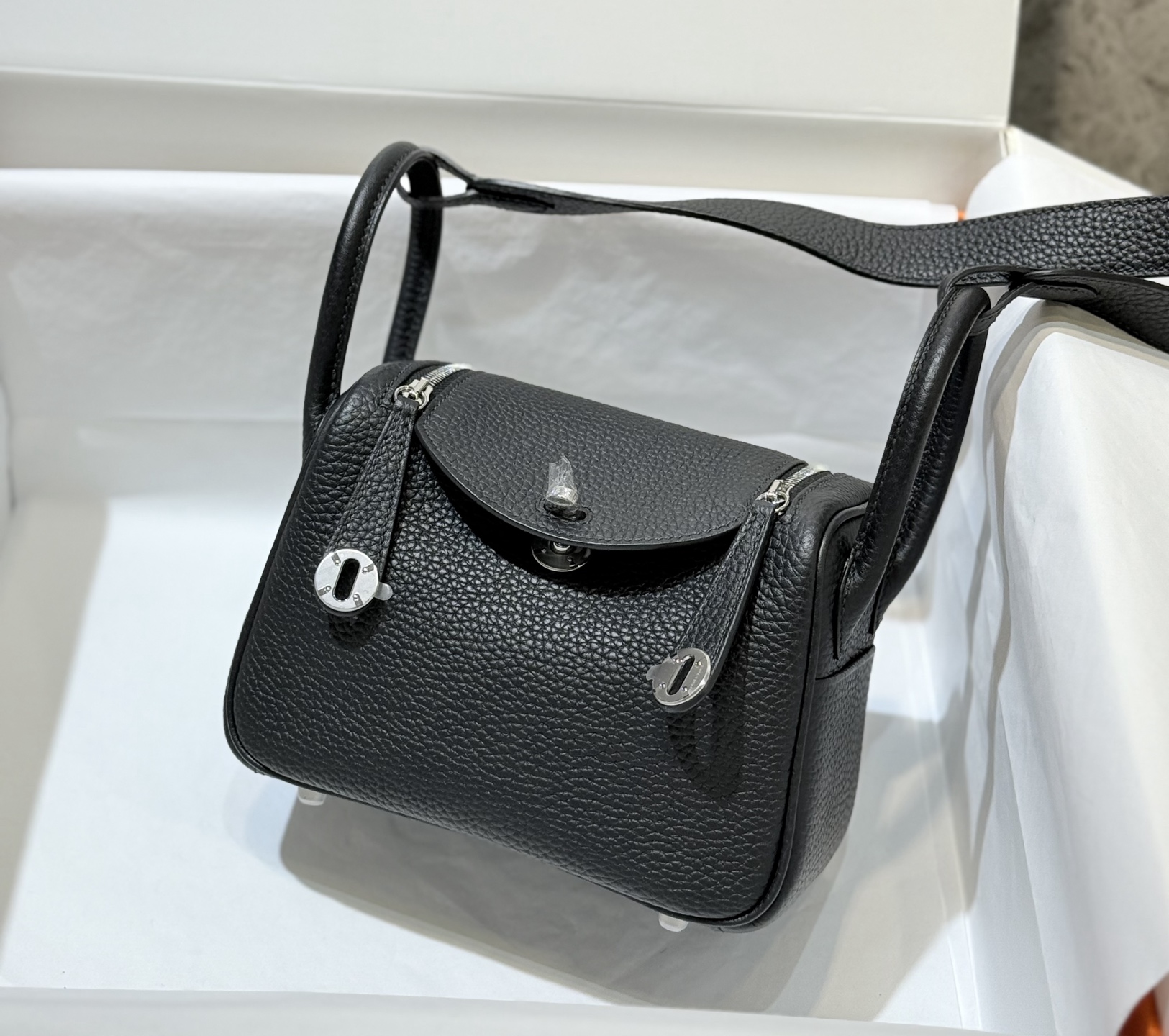 Hermès Mini Lindy 2nd generation 19cm