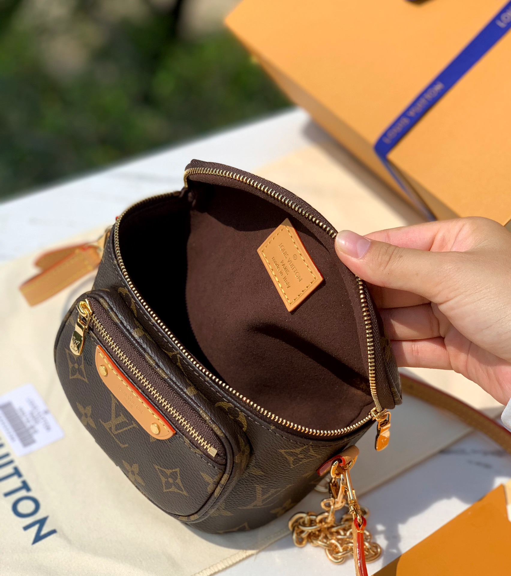 🌼 m82335尺寸17×9.5×12cm贸易公司渠道订单，每当LV官网上新款时更是可以瞬间夺取众人目光