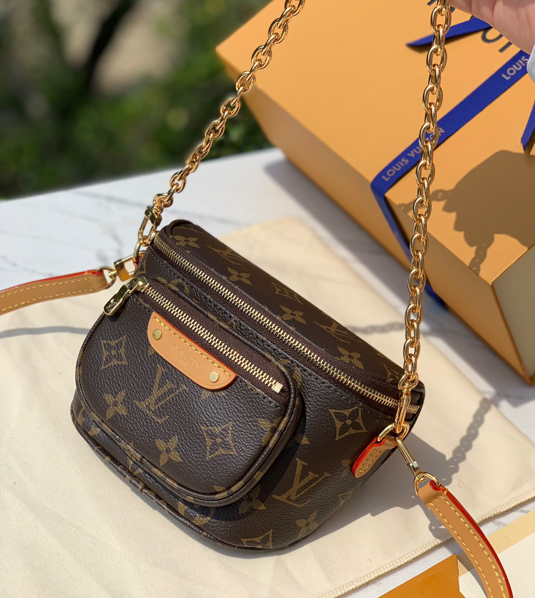 🌼 m82335尺寸17×9.5×12cm贸易公司渠道订单，每当LV官网上新款时更是可以瞬间夺取众人目光