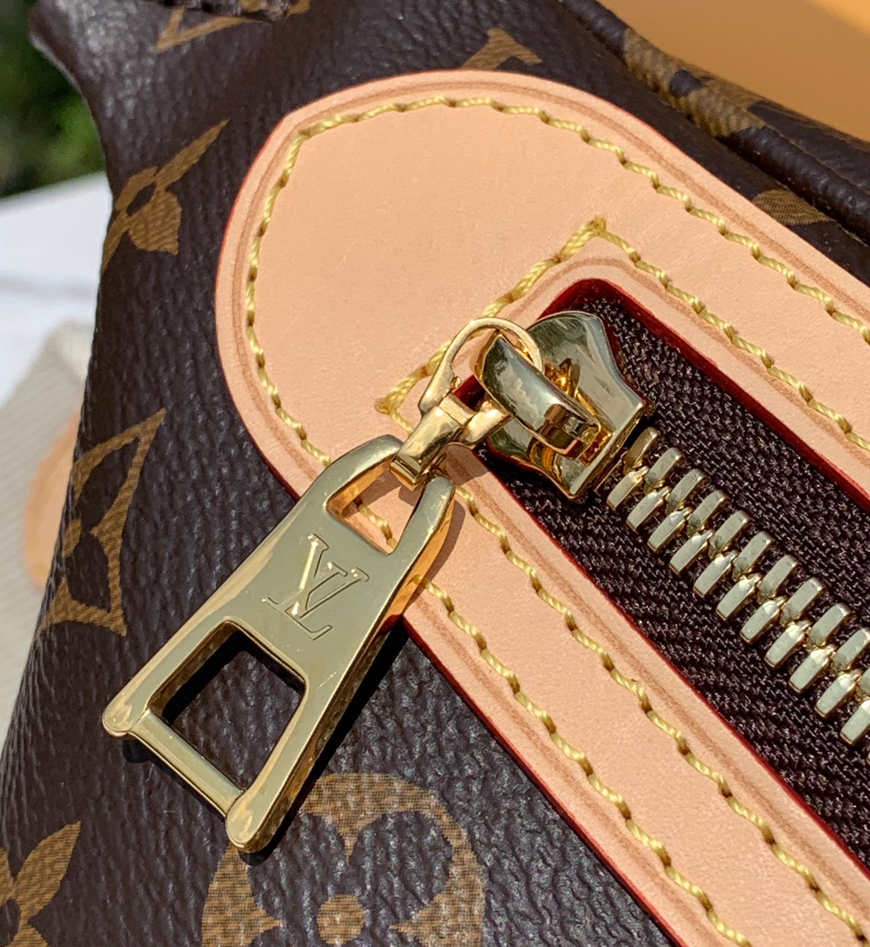 非市场普通货 进口皮料半钢五金 m46784 尺寸 38×16×8cmLV High Rise新款腰包，