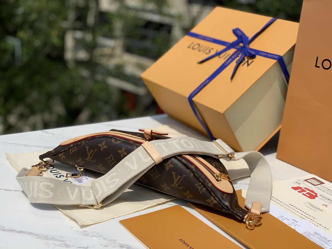 非市场普通货 进口皮料半钢五金 m46784 尺寸 38×16×8cmLV High Rise新款腰包，