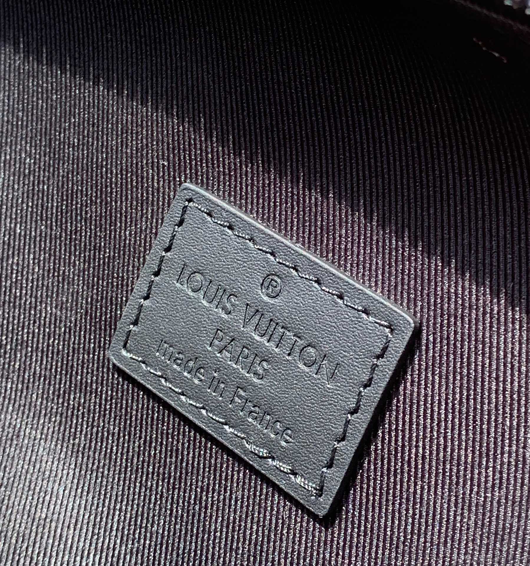 🌼 m45935尺寸21.5×15×7CM LV M45935 Handle Soft Trunk男士盒