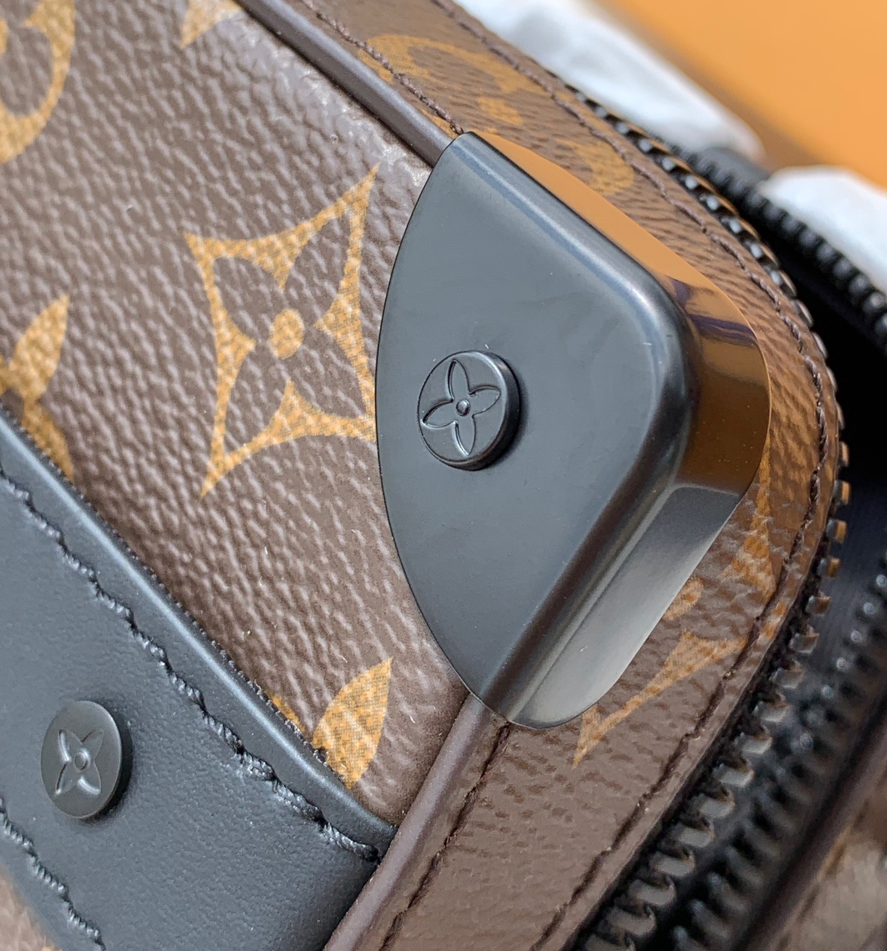 🌼 m45935尺寸21.5×15×7CM LV M45935 Handle Soft Trunk男士盒