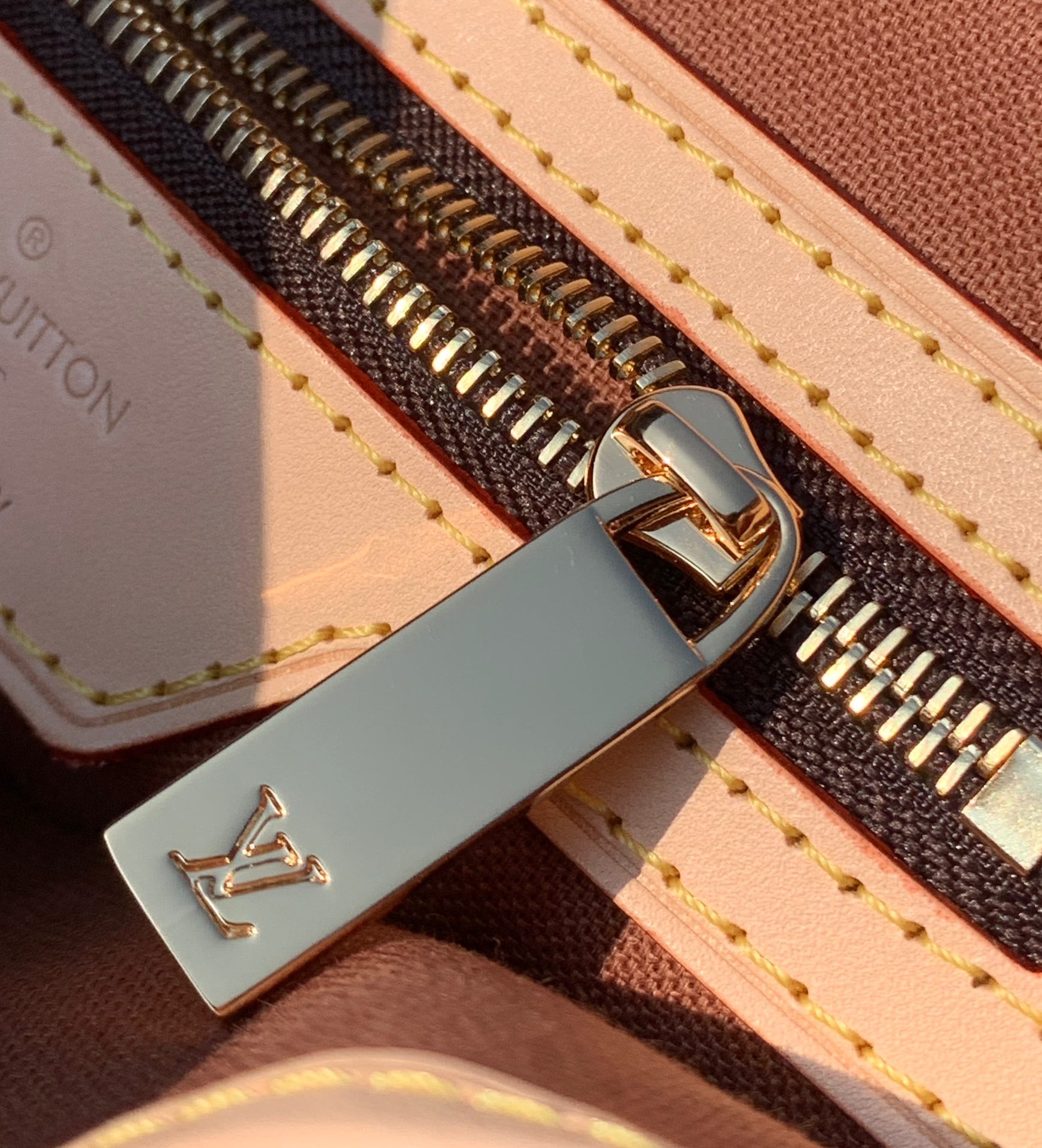 非市场普通货 进口皮料半钢五金 m51172尺寸：23x21x8cmLV M51172薇薇安中古包小号出